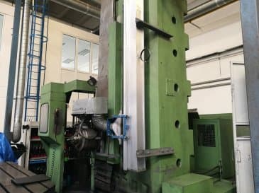 Vista Frontal  da TOS WHN 130  máquina