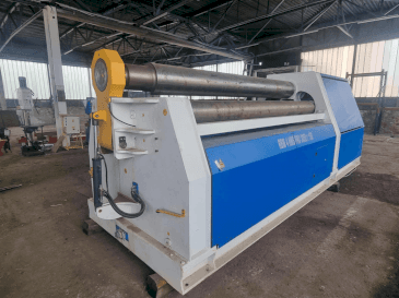Vista Frontal  da Metallkraft  RBM 4 HMS Pro 3050-150  máquina