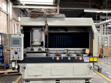 Vista Frontal  da Lodi VHP 300 4T CN  máquina