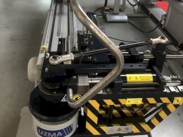 Detalhe  da UZMA UZH 51  máquina