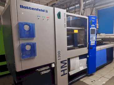 Vista Frontal  da Battenfeld HM 1300/750  máquina