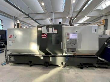 Vista Frontal da HAAS ST-40 máquina