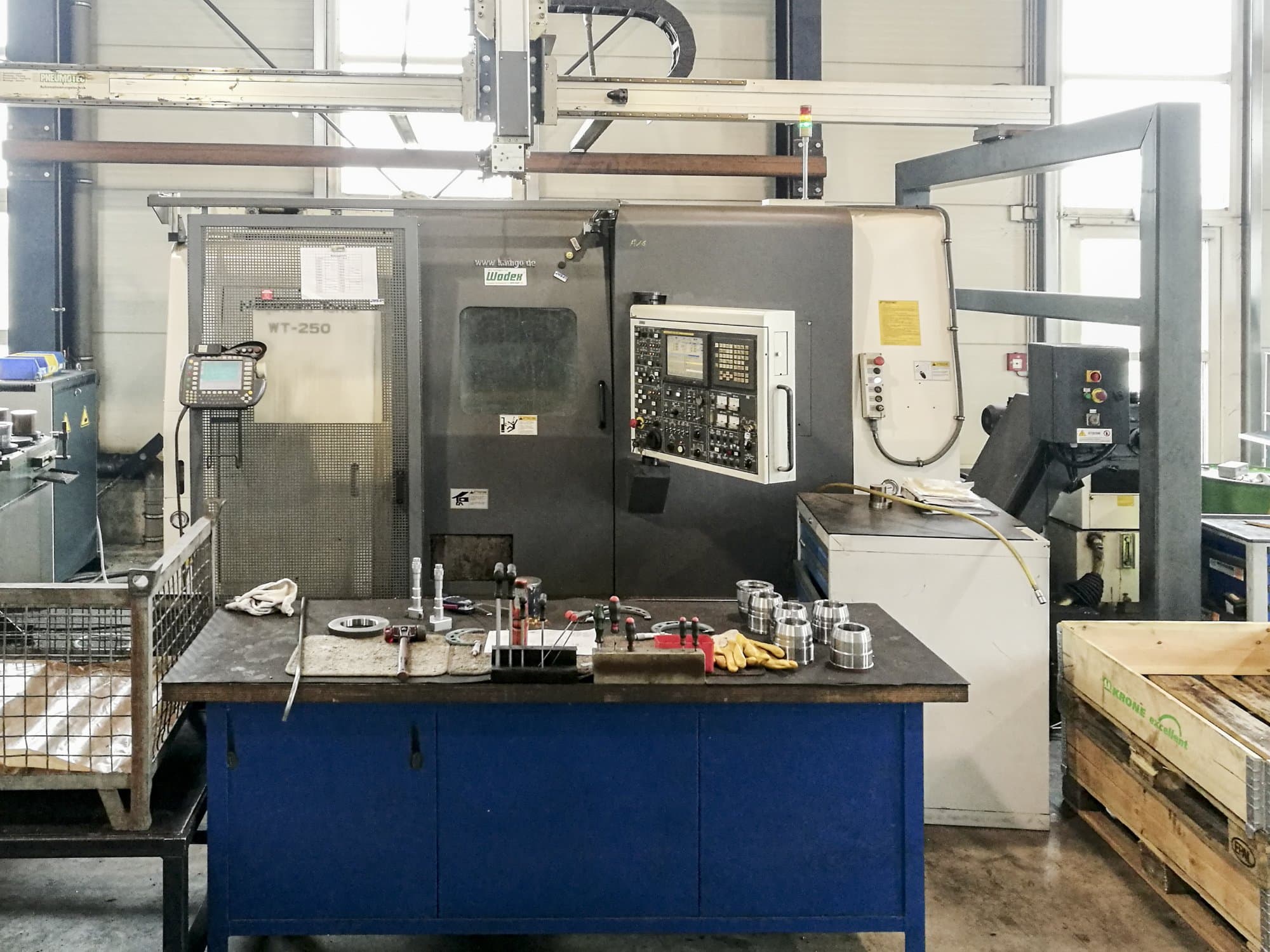 Vista Frontal  da NAKAMURA WT-250  máquina