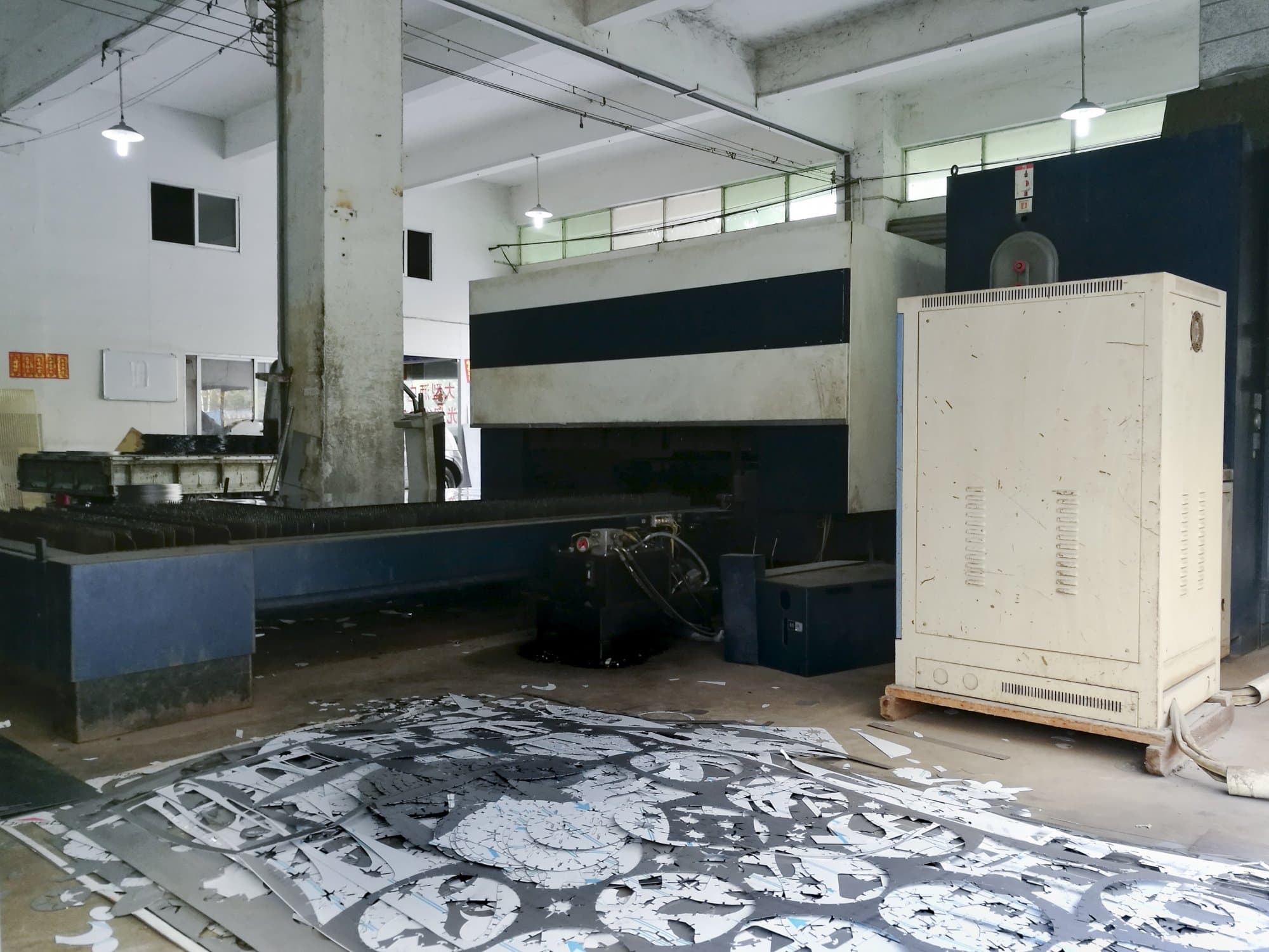 Vista Direita  da Trumpf TruLaser 3030  máquina