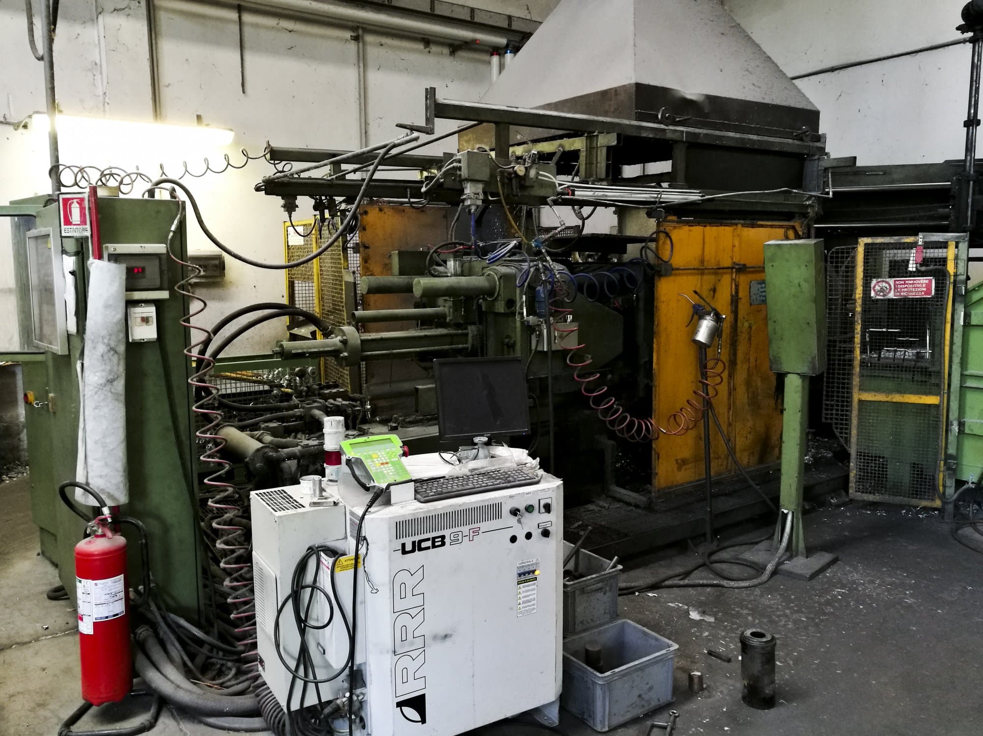 Vista Esquerda  da Buehler H-250 B  máquina