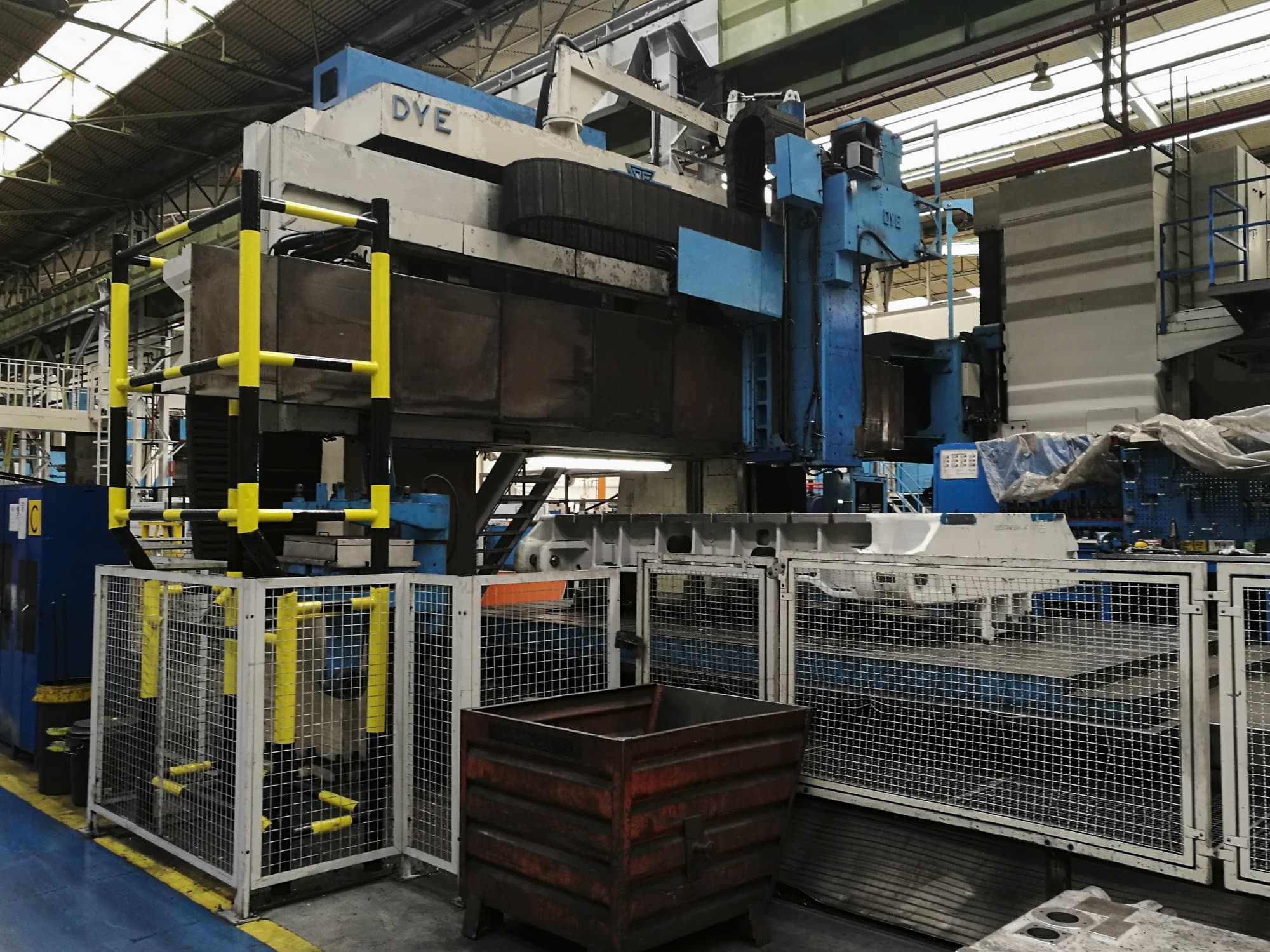 Vista Esquerda  da DYE FPF-4-N/C  máquina