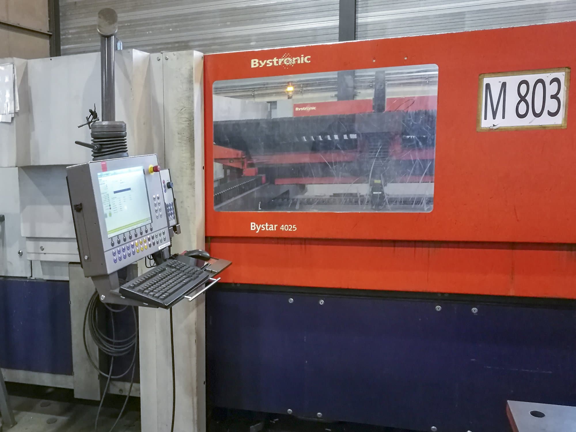 Vista Frontal  da Bystronic Bystar 4025 NT 80  máquina