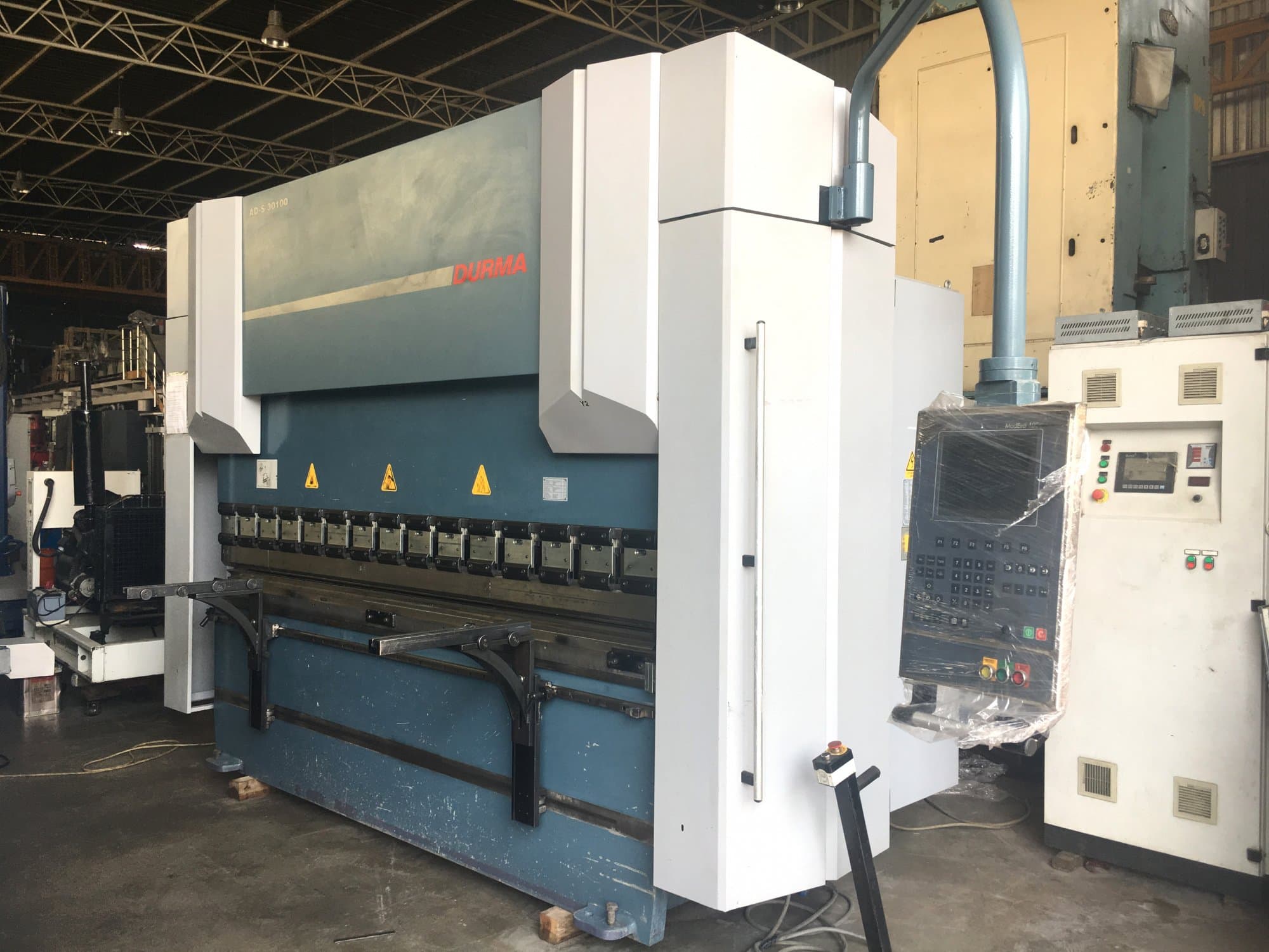 Vista Direita da Durma AD-S 30100 máquina