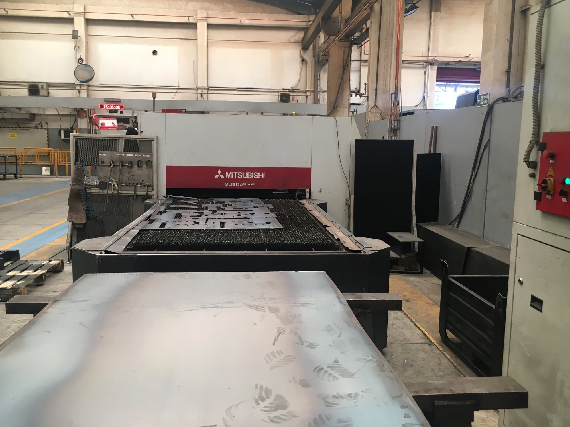 Vista Frontal  da Mitsubishi Electric ML3015LV PLUS II  máquina