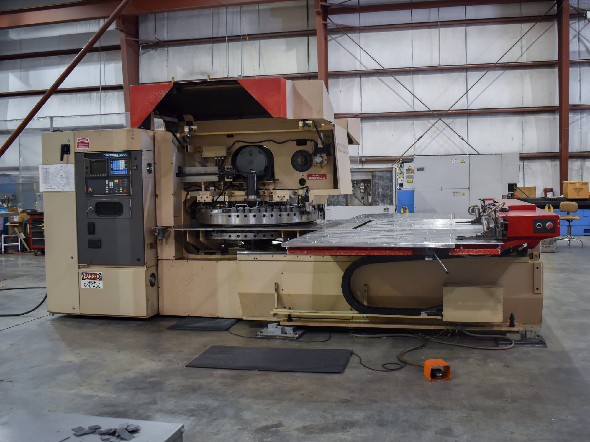 Vista Frontal  da Murata Wiedemann C-3000/Q  máquina