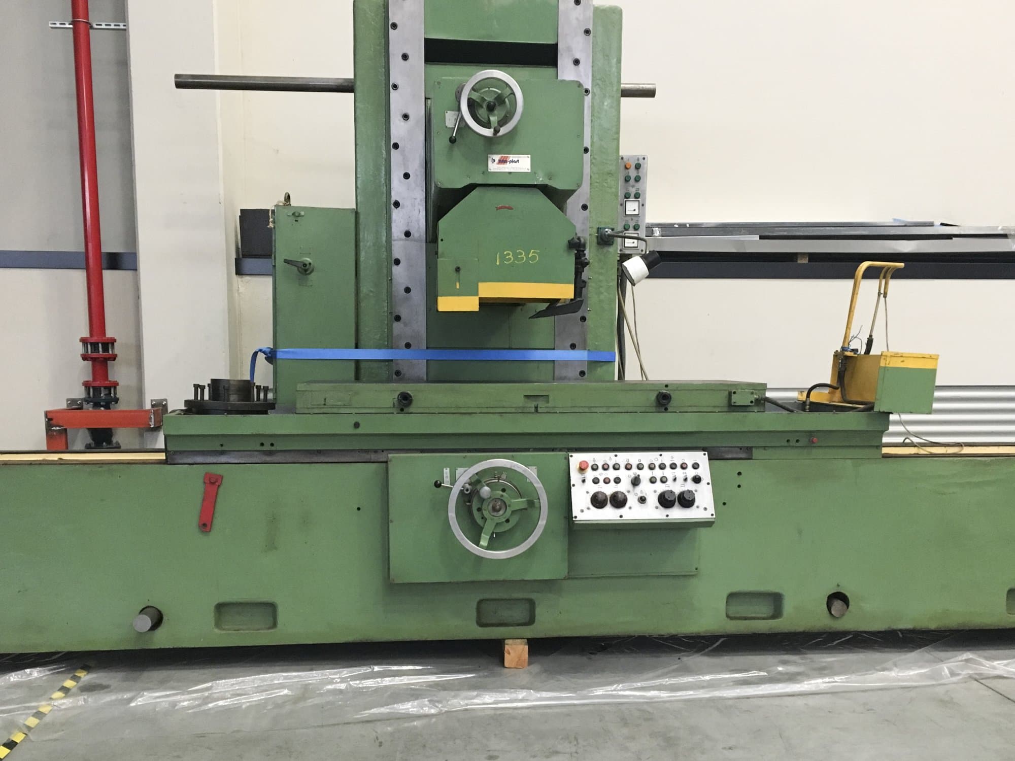 Vista Frontal  da Inter-plast 3 D 725  máquina