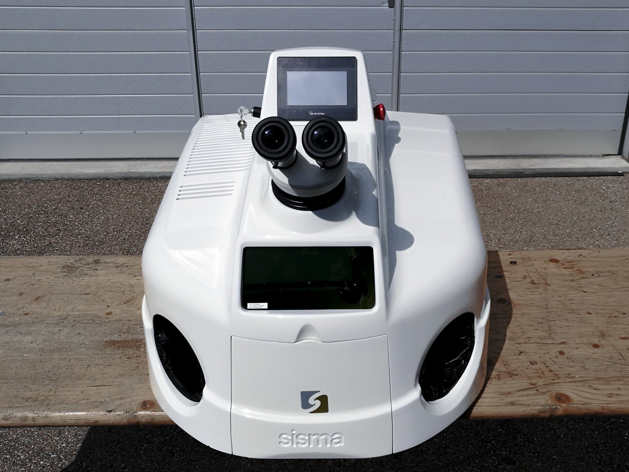 Vista Frontal  da Sisma LM-D 100  máquina