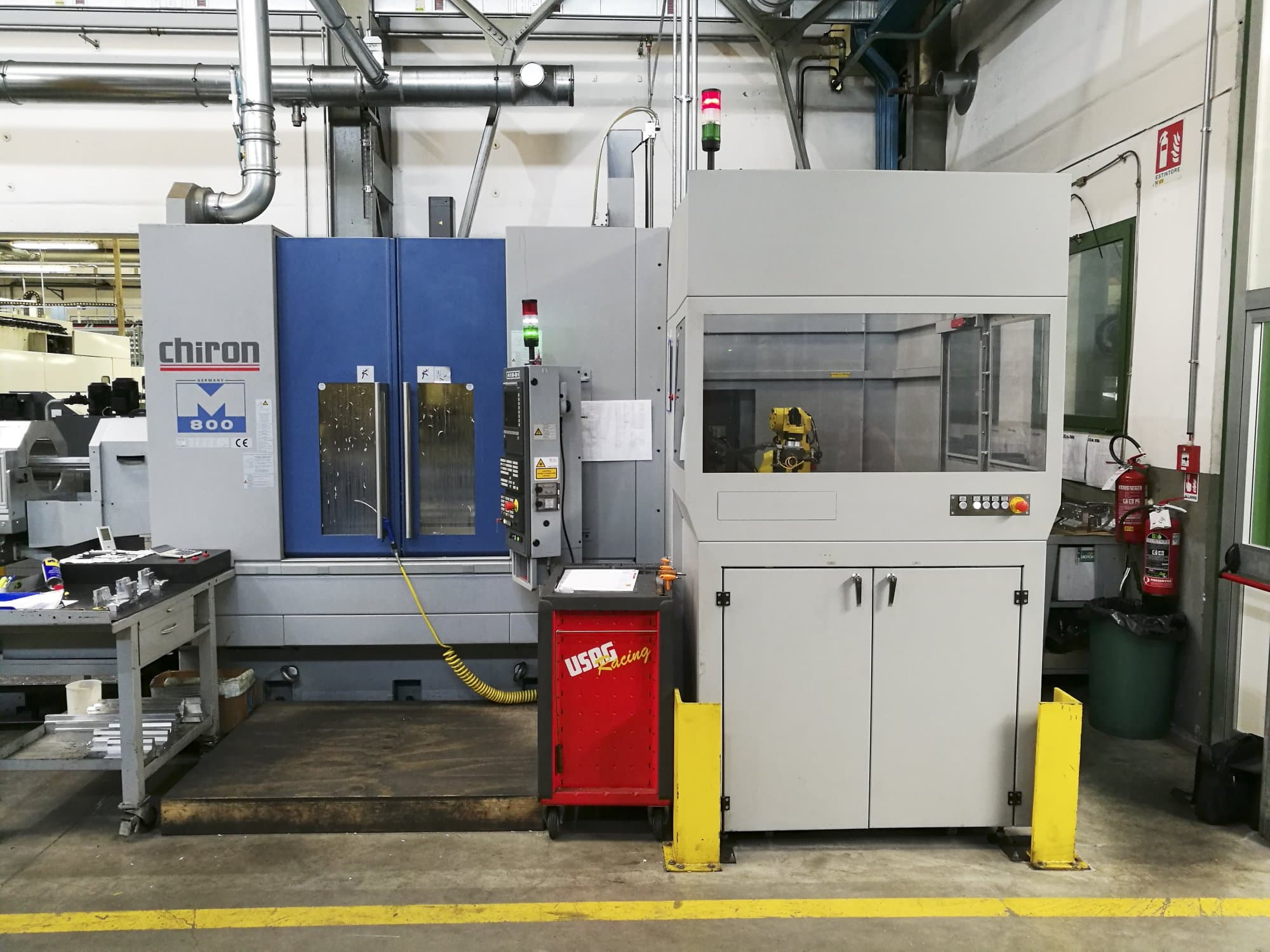 Vista Frontal  da Chiron Mill-800 FA  máquina