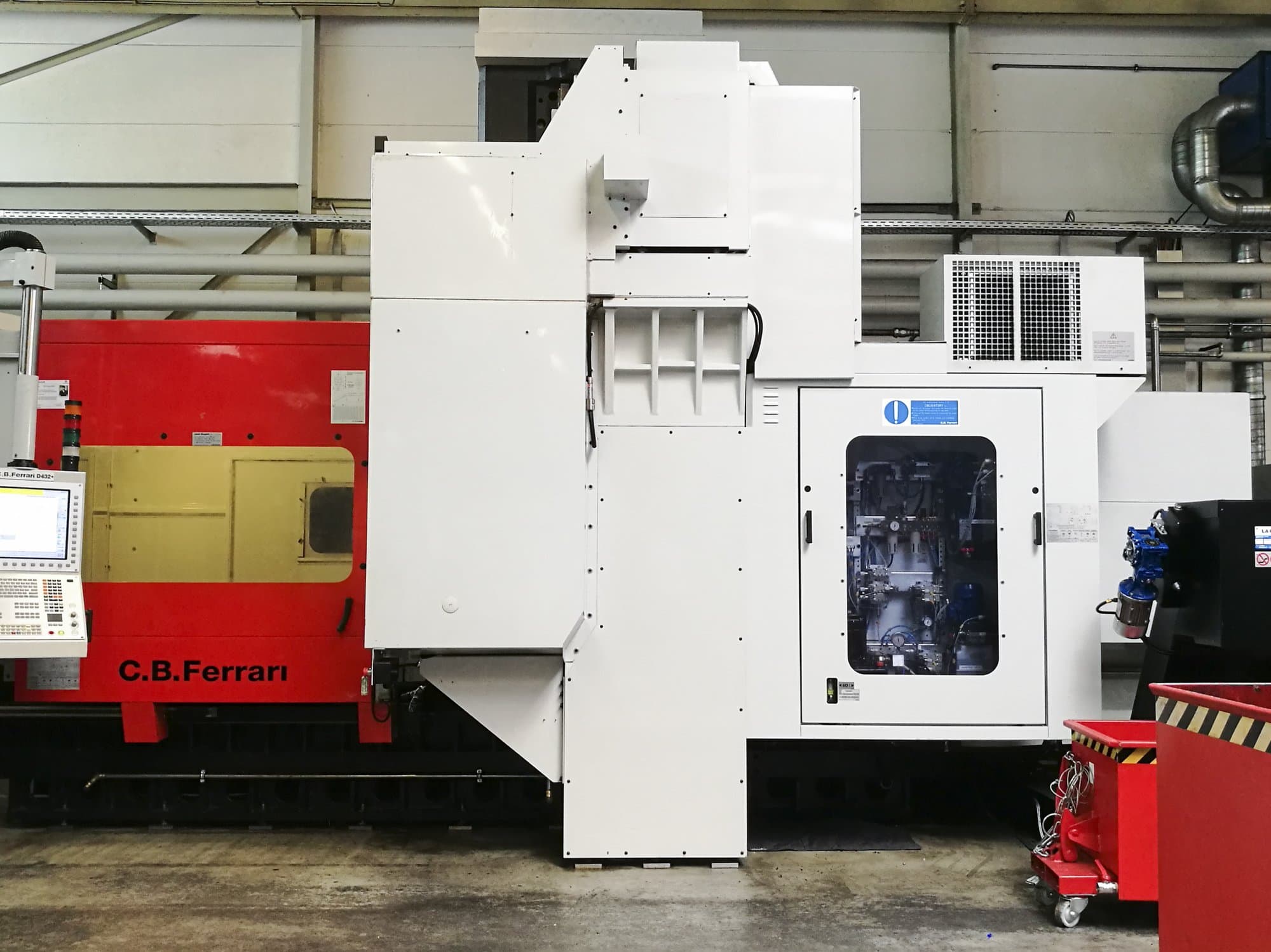 Vista Frontal  da C.B. Ferrari D432  máquina