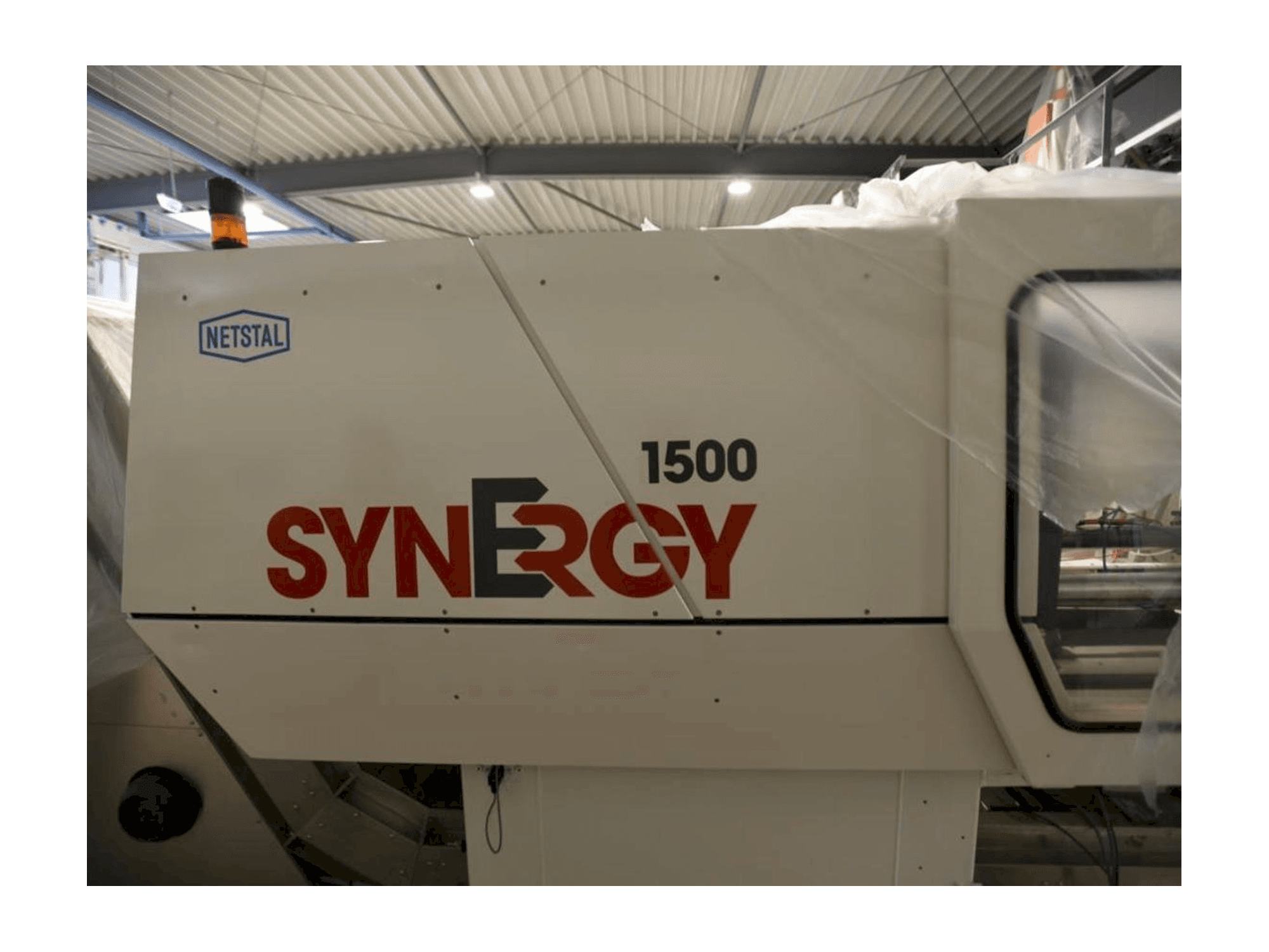 Vista Frontal da Netstal SynErgy 1500-460 máquina