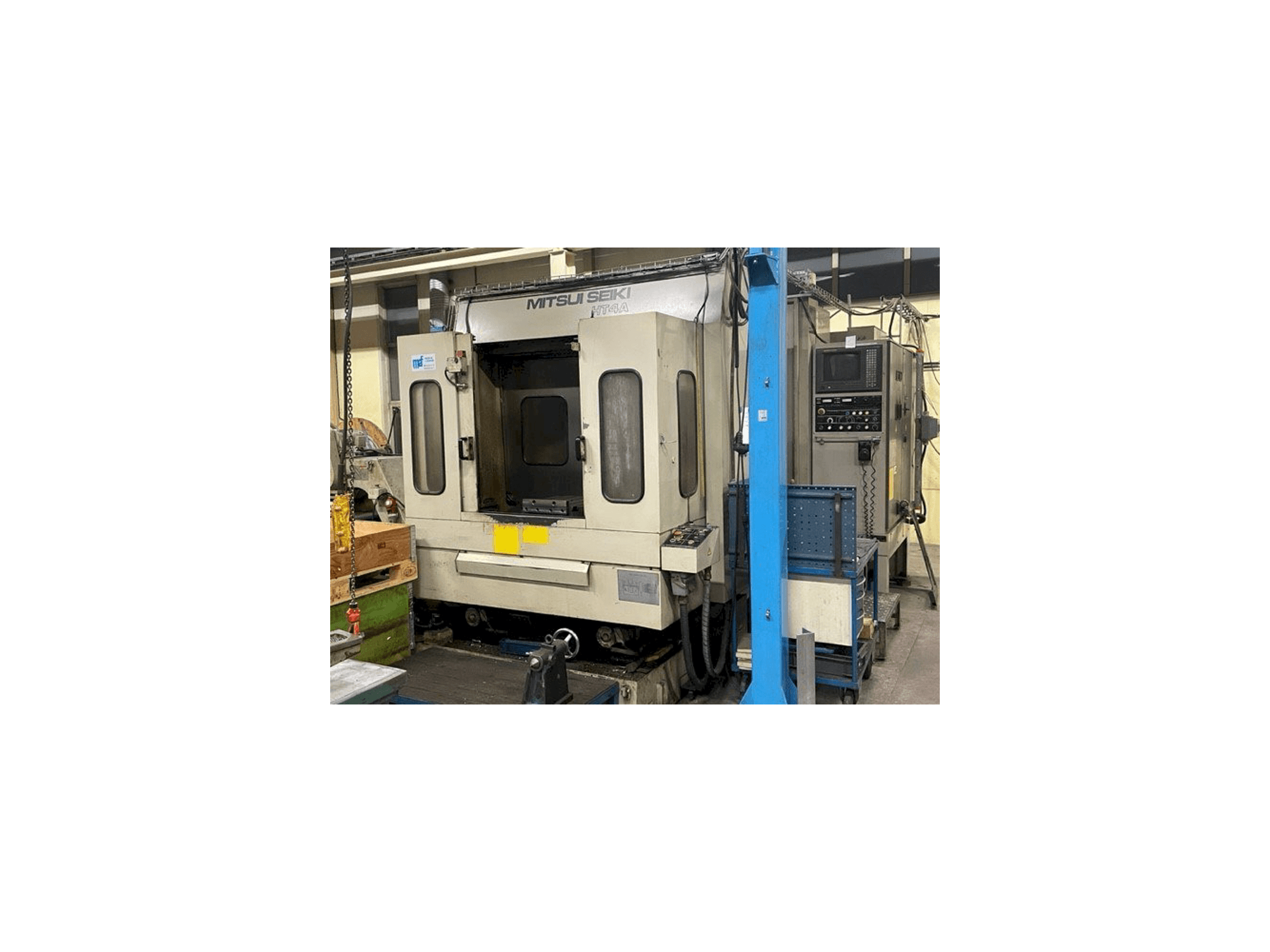 Vista Frontal da Mitsui Seiki HT4A máquina