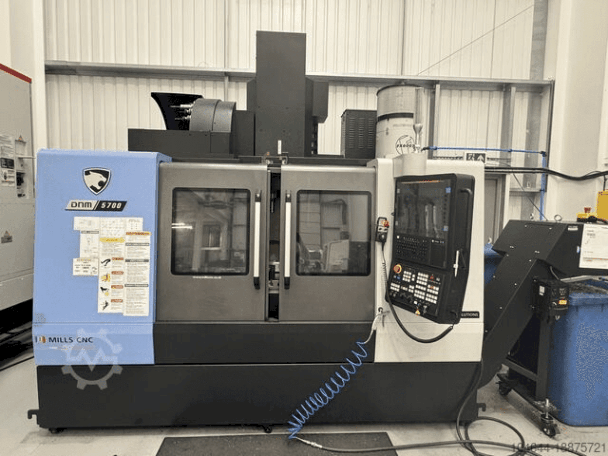 Vista Frontal da DOOSAN DNM 5700 máquina