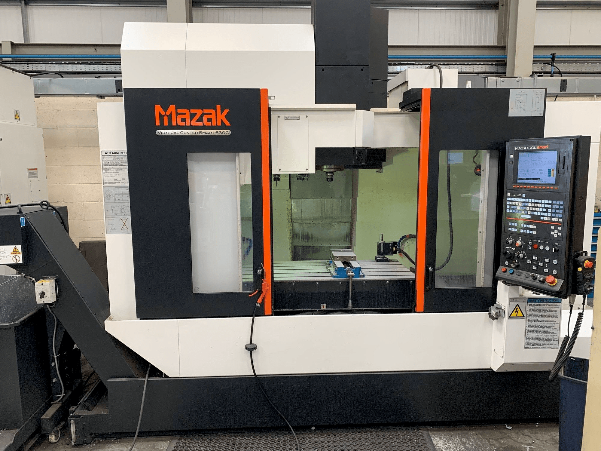 Vista Frontal da Mazak Smart 530C máquina