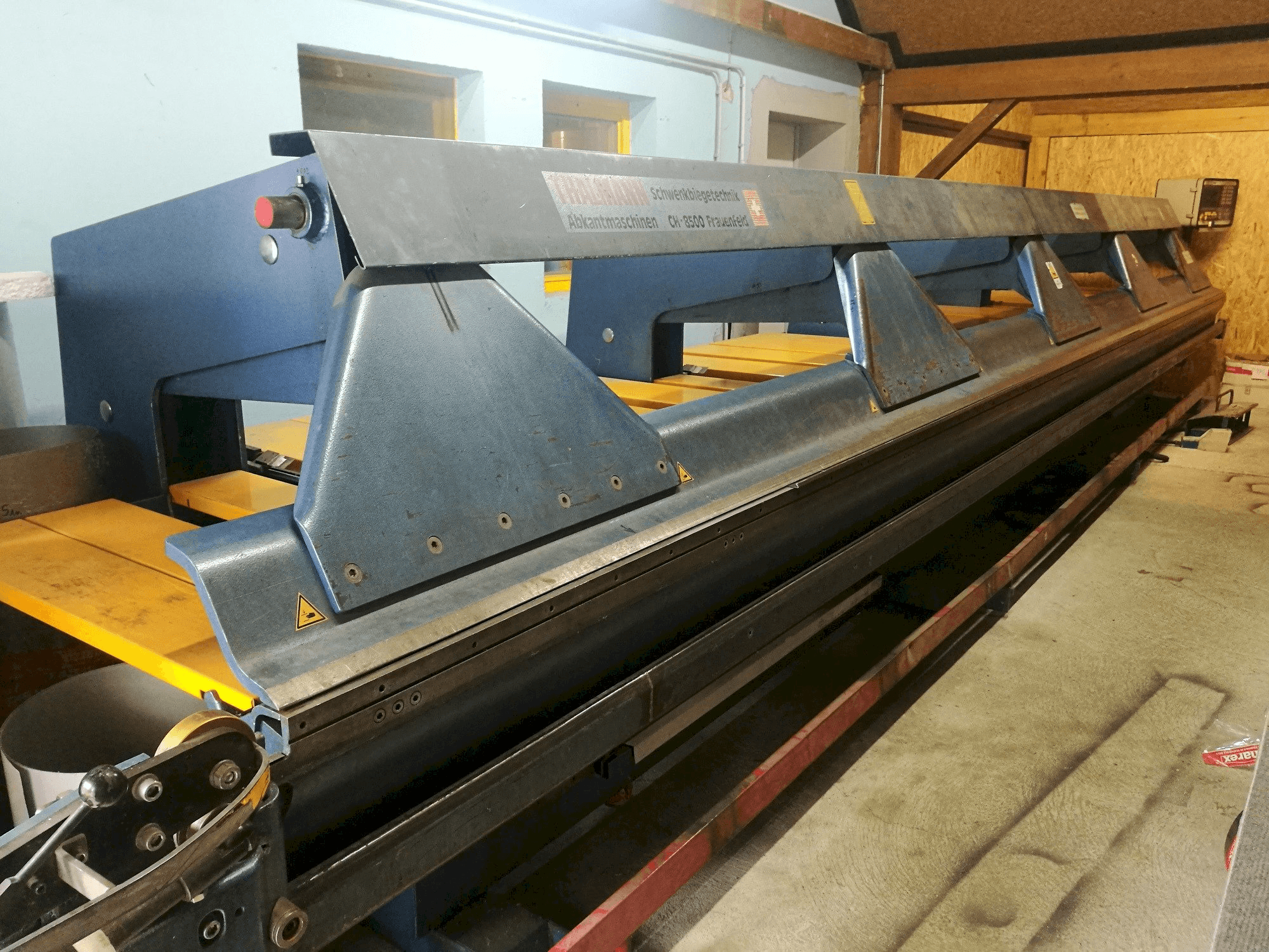 Vista Frontal da Thalmann Thako 15-8.2M máquina