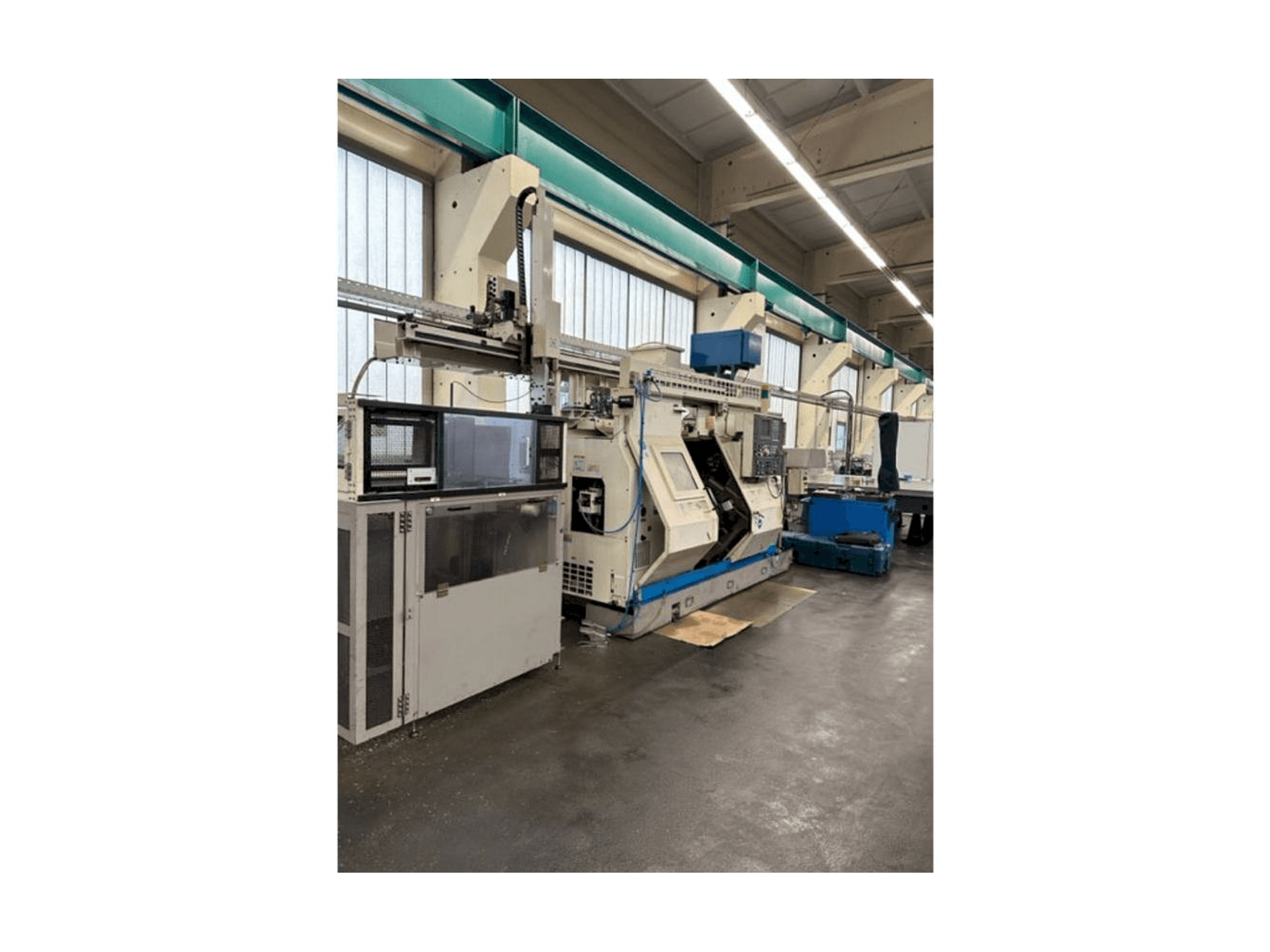 Vista Frontal da Okuma LT10 máquina