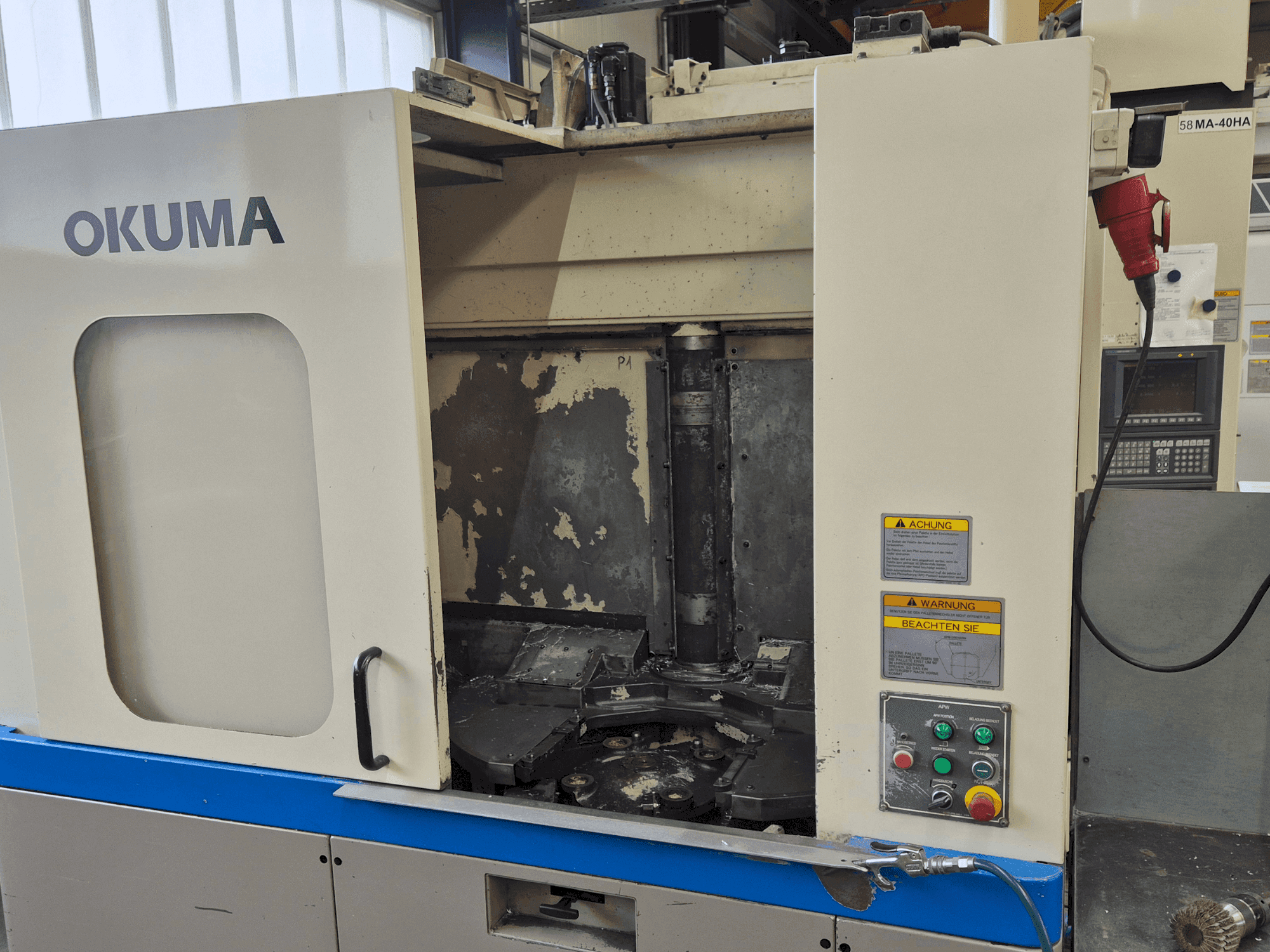 Vista Frontal da Okuma MA-40HA máquina