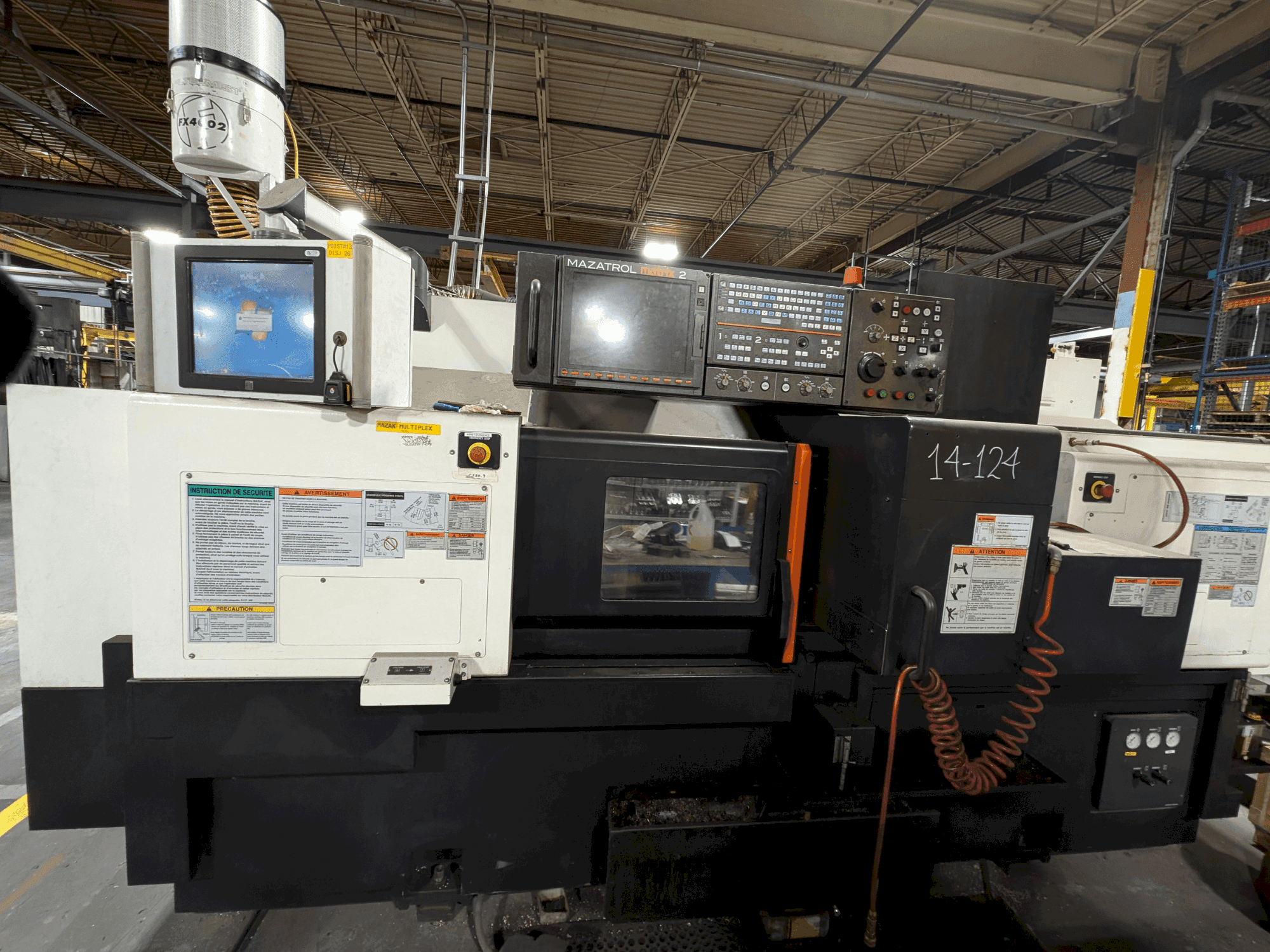 Vista Frontal da Mazak Multiplex 6300-II Y máquina