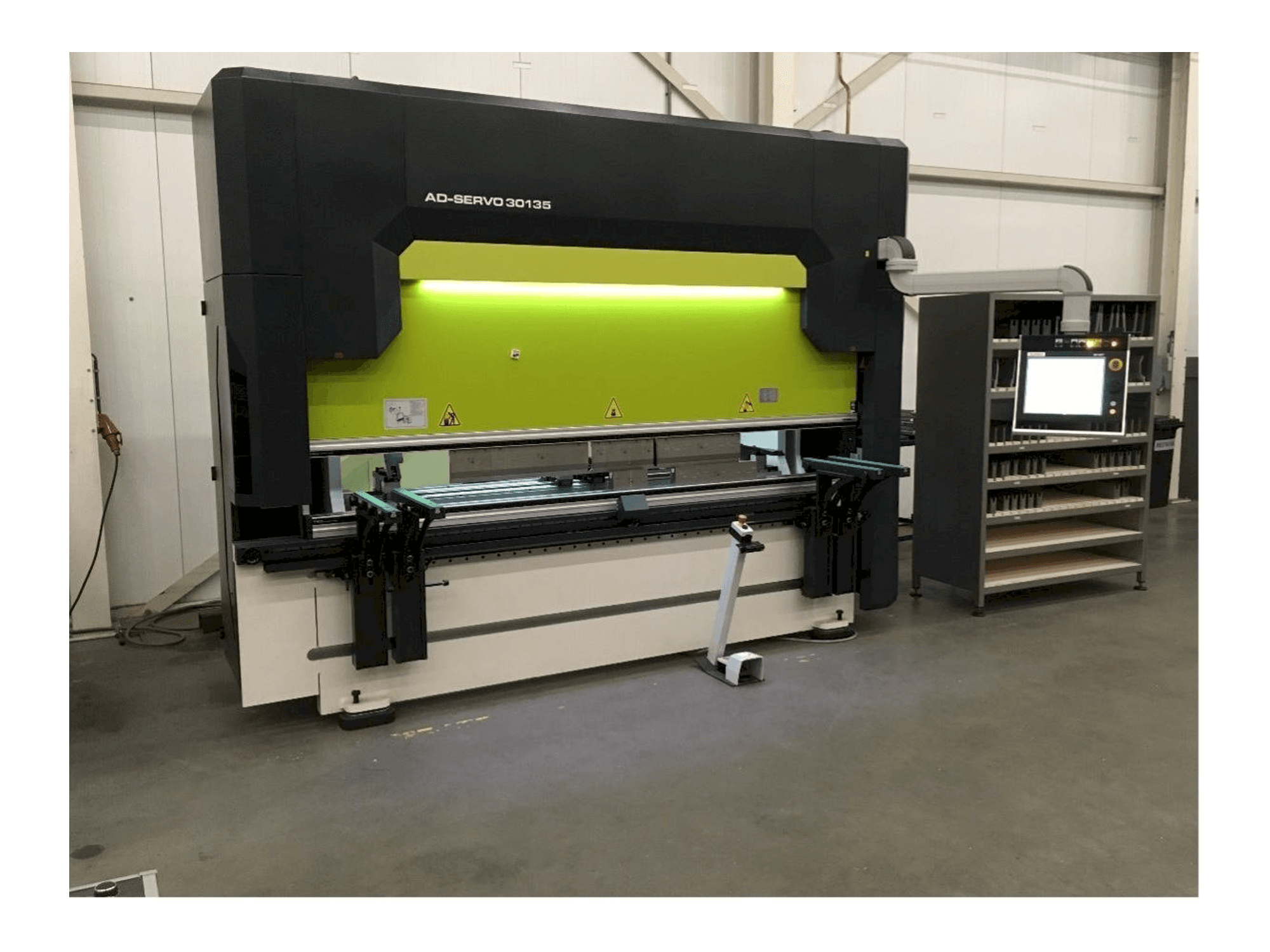 Vista Frontal da Durma AD-S 30135 Servo máquina