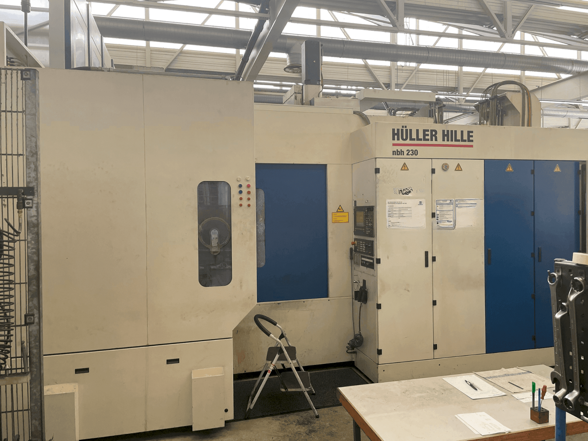 Vista Frontal da HULLER HILLE NBH 230 máquina