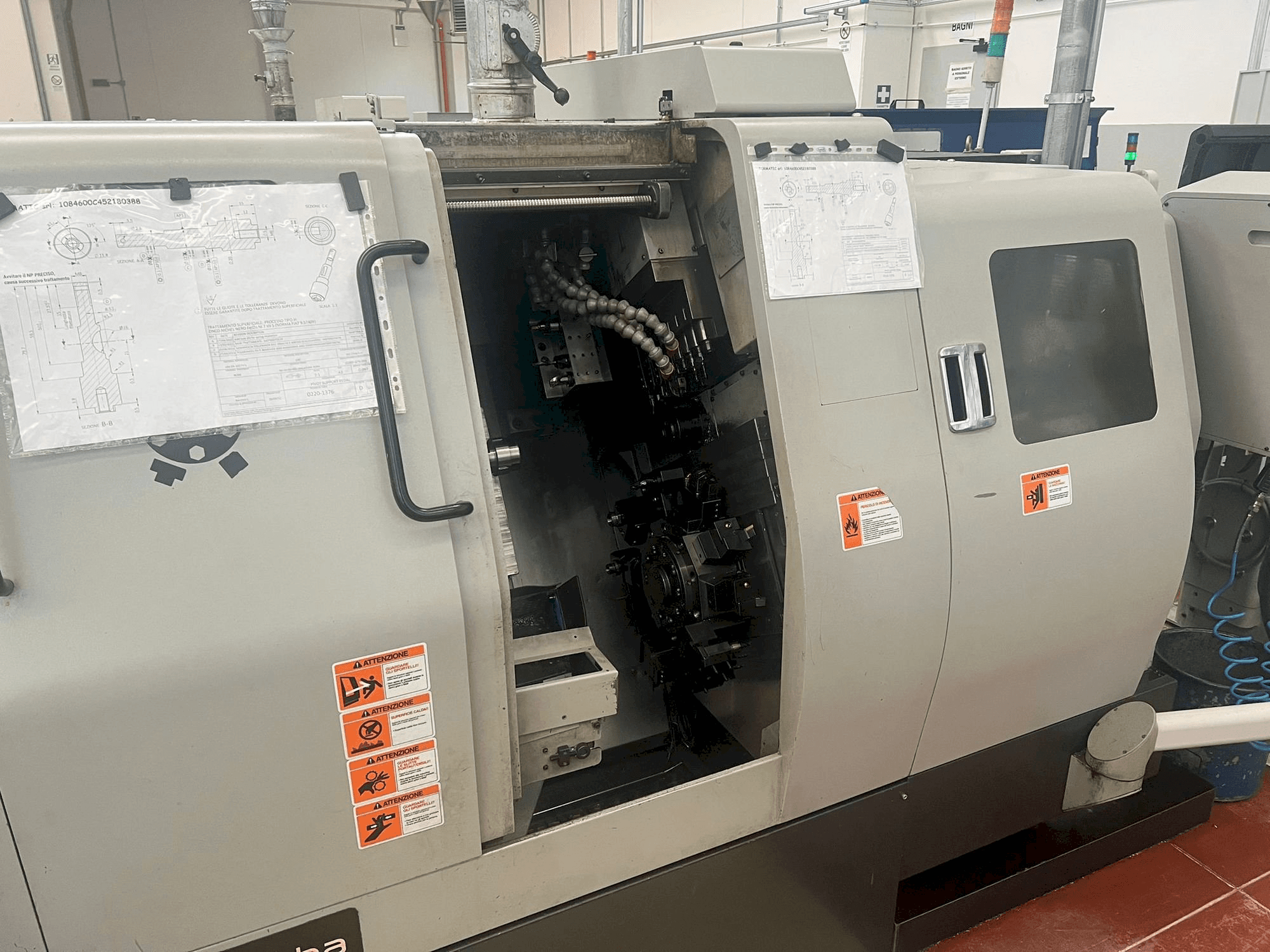 Vista Frontal da Hanwha STL 38 H máquina