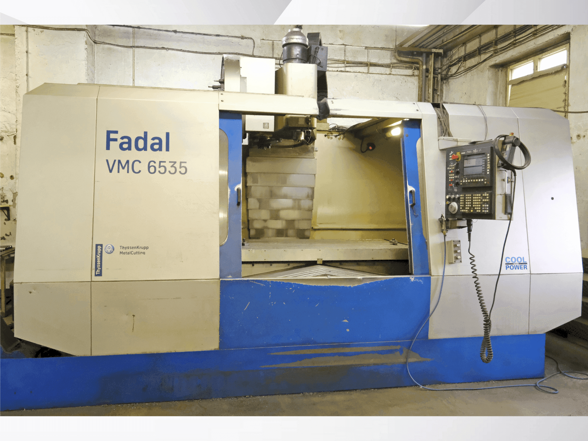 Vista Frontal da FADAL VMC 6535 HT máquina