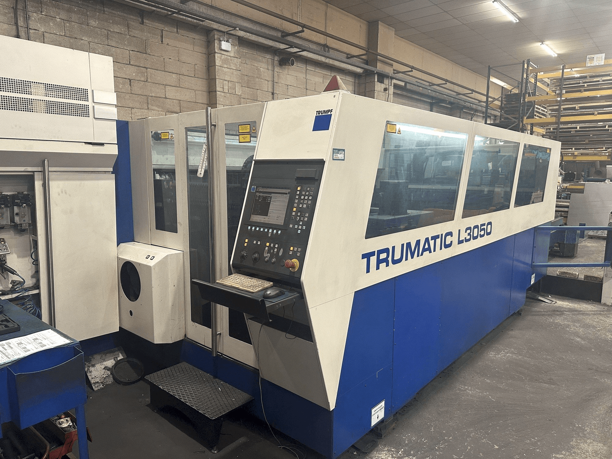 Vista Frontal da Trumpf Trumatic L3050 máquina