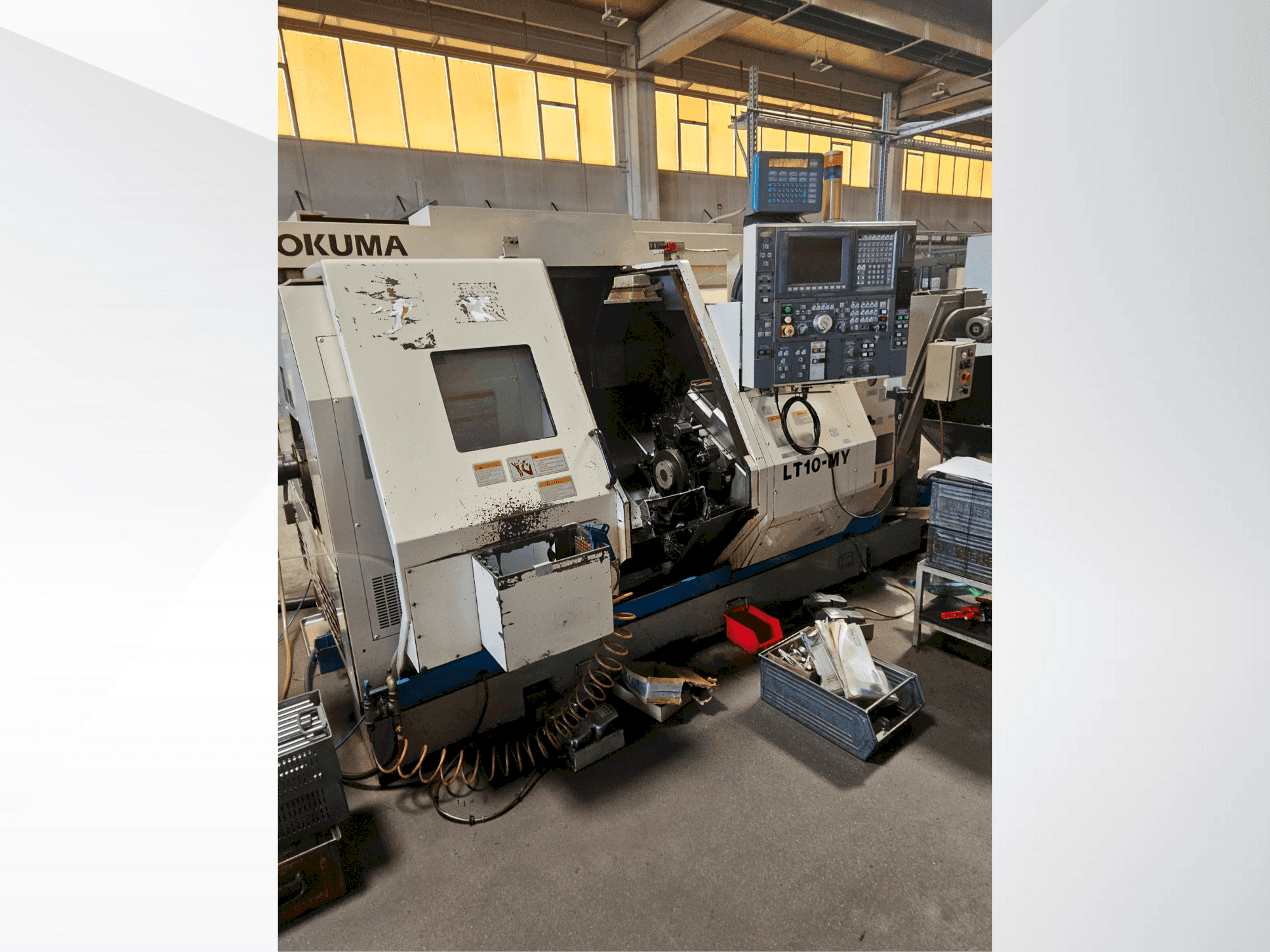 Vista Frontal da Okuma LT 10 MY máquina
