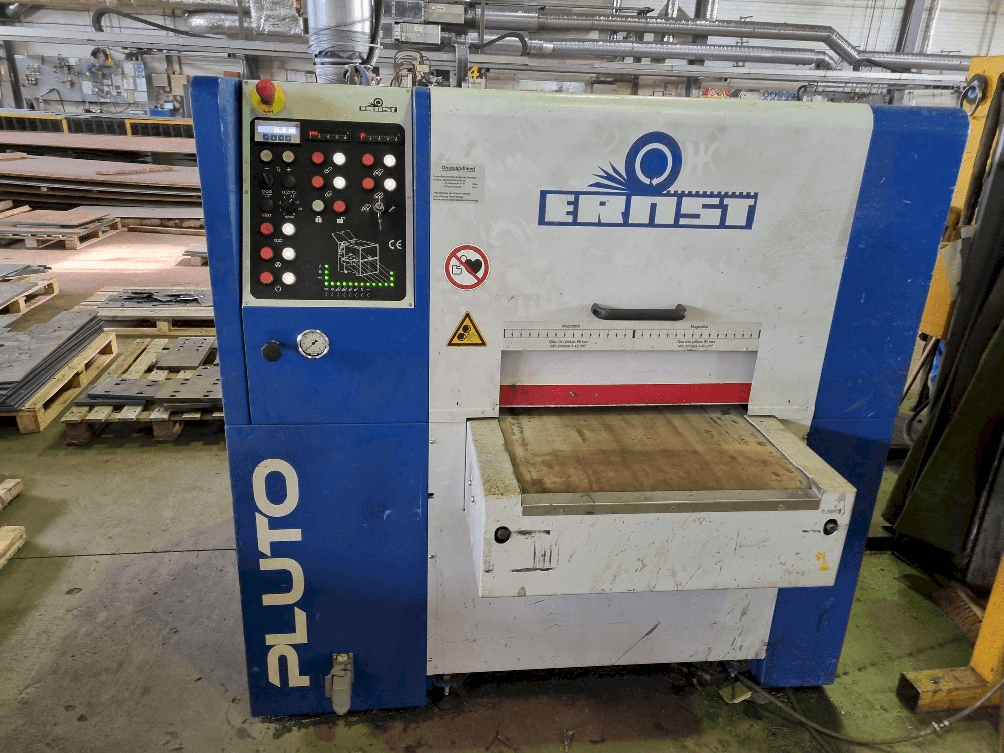 Vista Frontal da ERNST PLUTO ELL 600 máquina