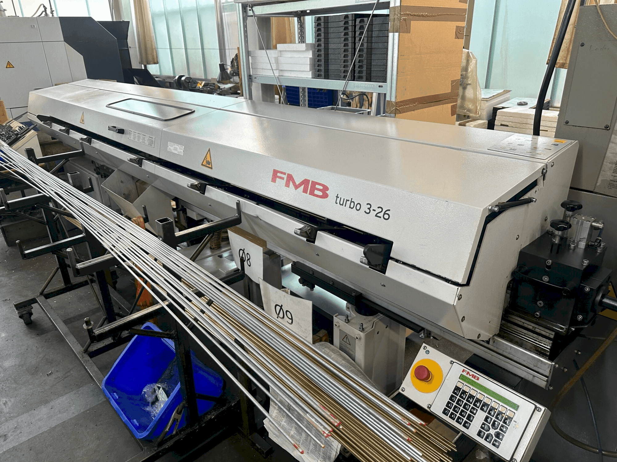 Vista Frontal da Gildemeister GLD 25 máquina