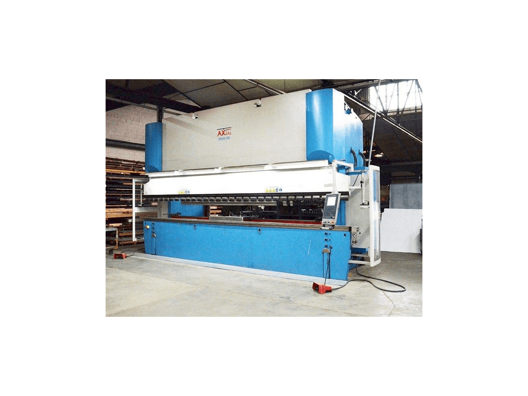 Vista Frontal da Axial SYNCRO 356 máquina