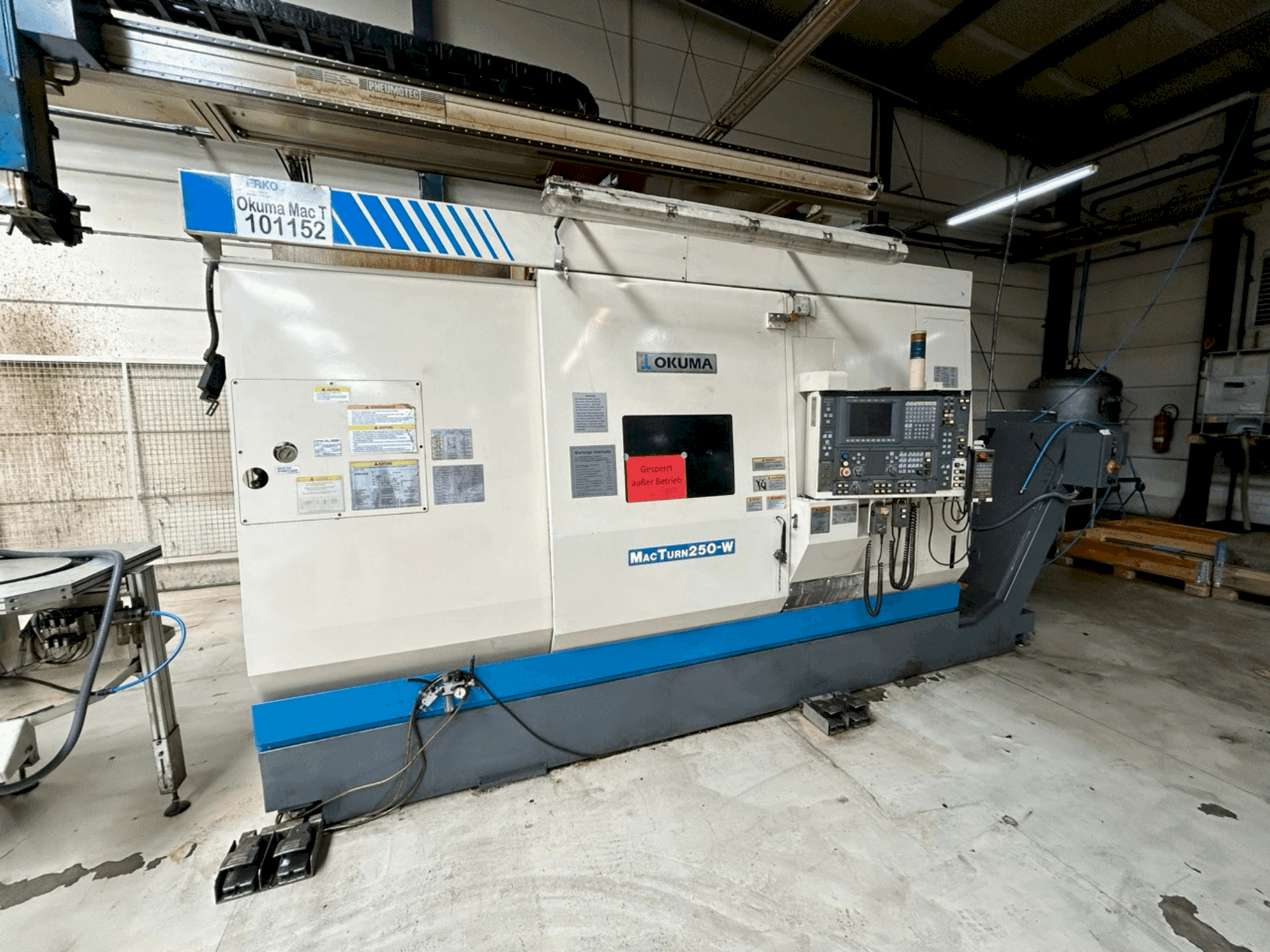 Vista Frontal da Okuma Macturn 250W máquina