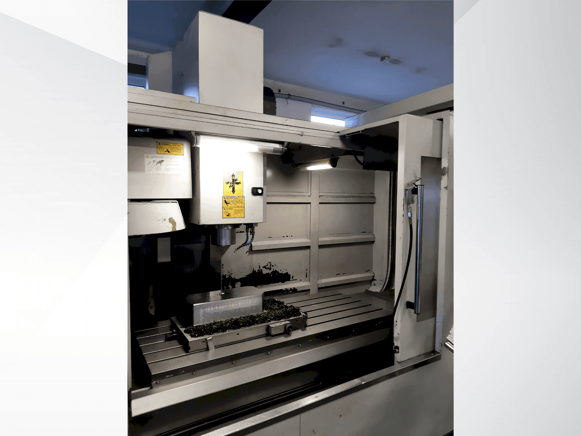 Vista Frontal da Finetech SMV-1570-3B máquina