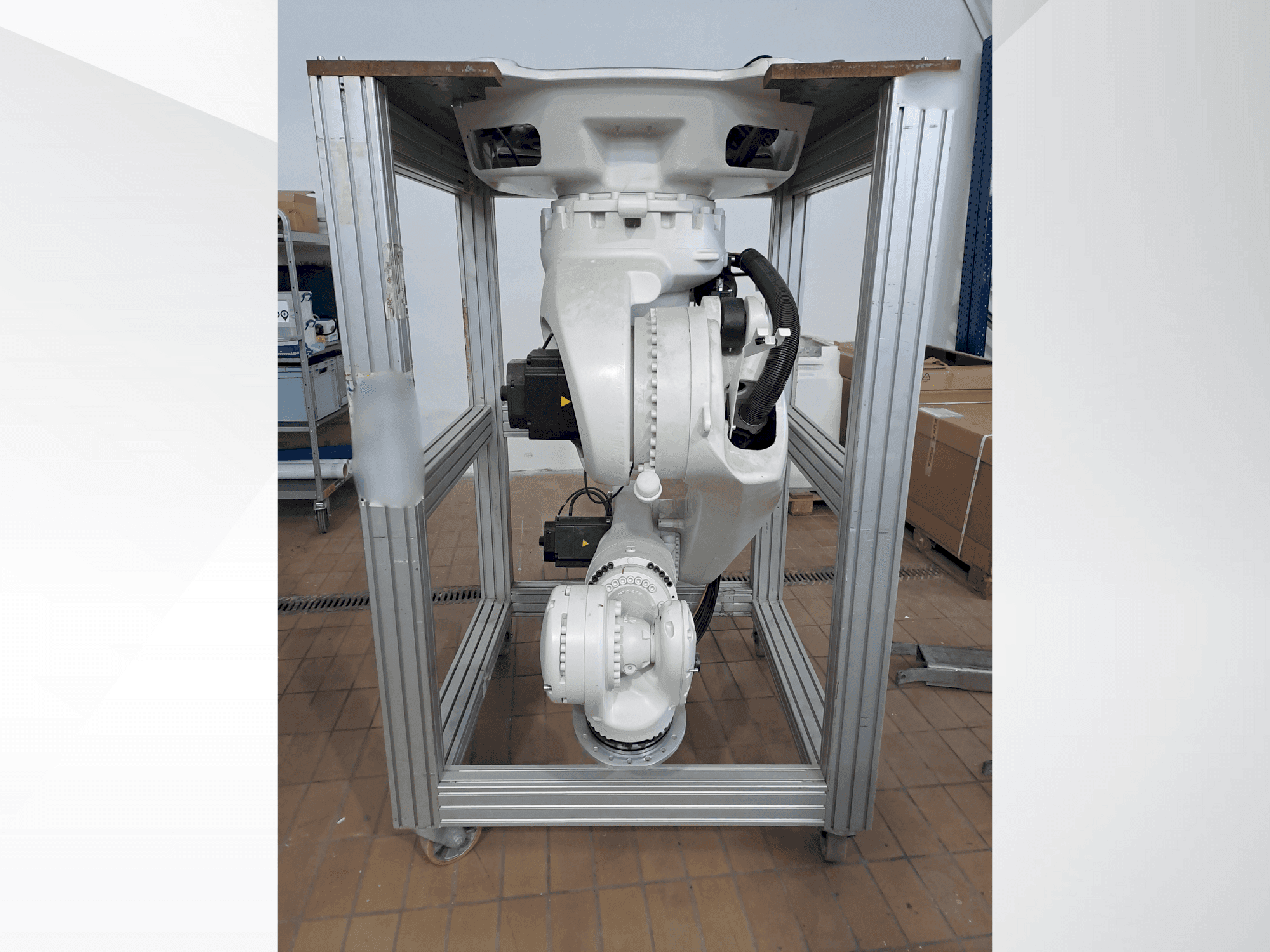 Vista Frontal da KUKA KR270 R2700 C ultra MED (2015) máquina