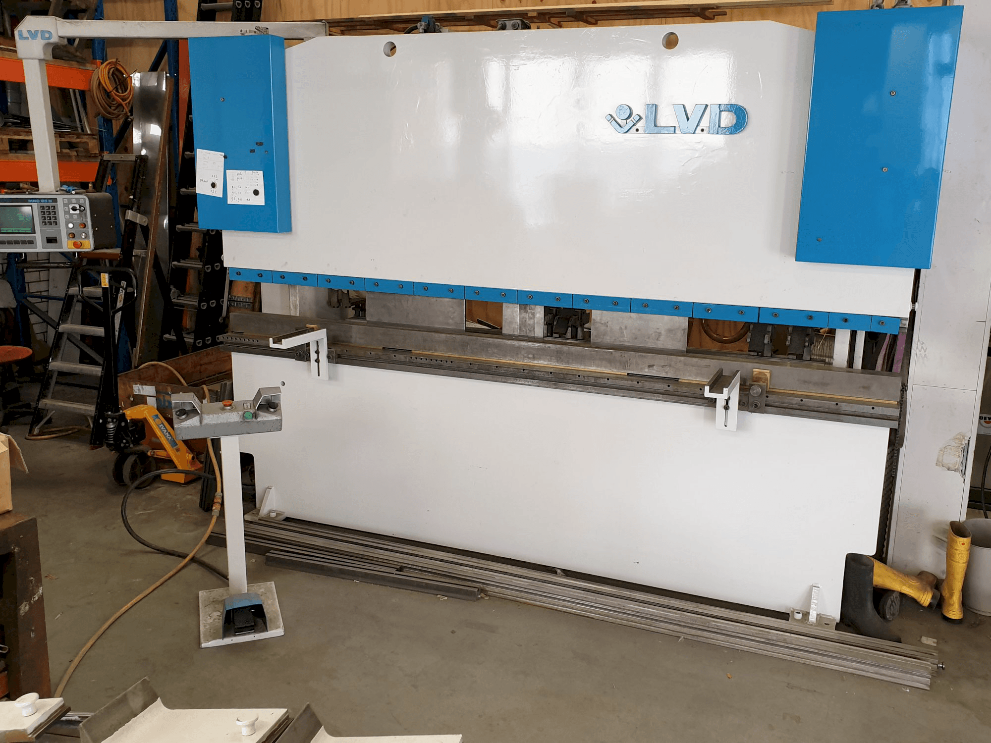 Vista Direita da LVD PPI 135/30 máquina