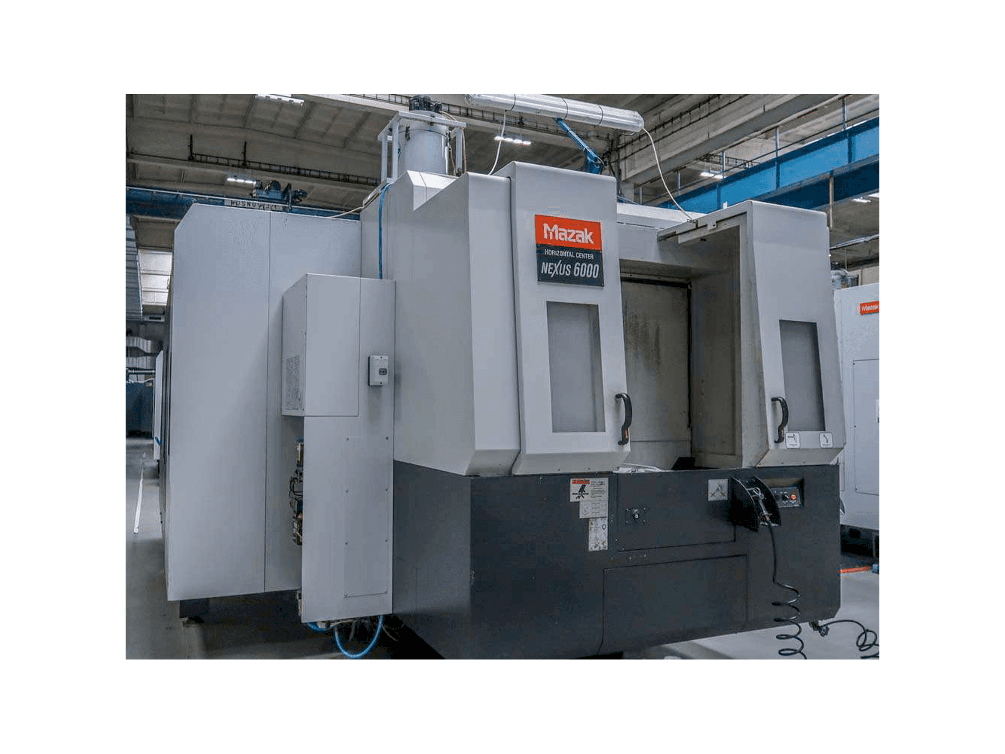 Vista Frontal da Mazak NEXUS HCN 6000 máquina