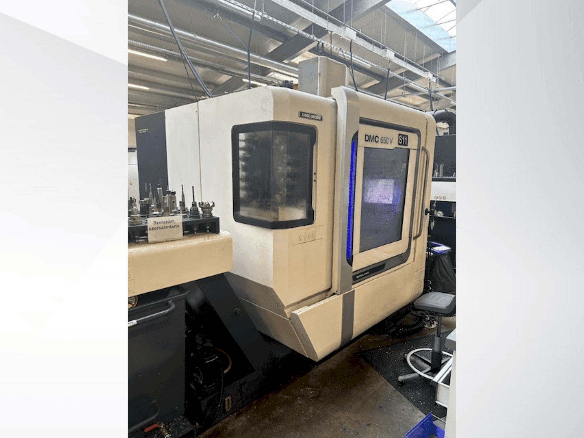 Vista Frontal da DMG MORI DMC 650 V máquina