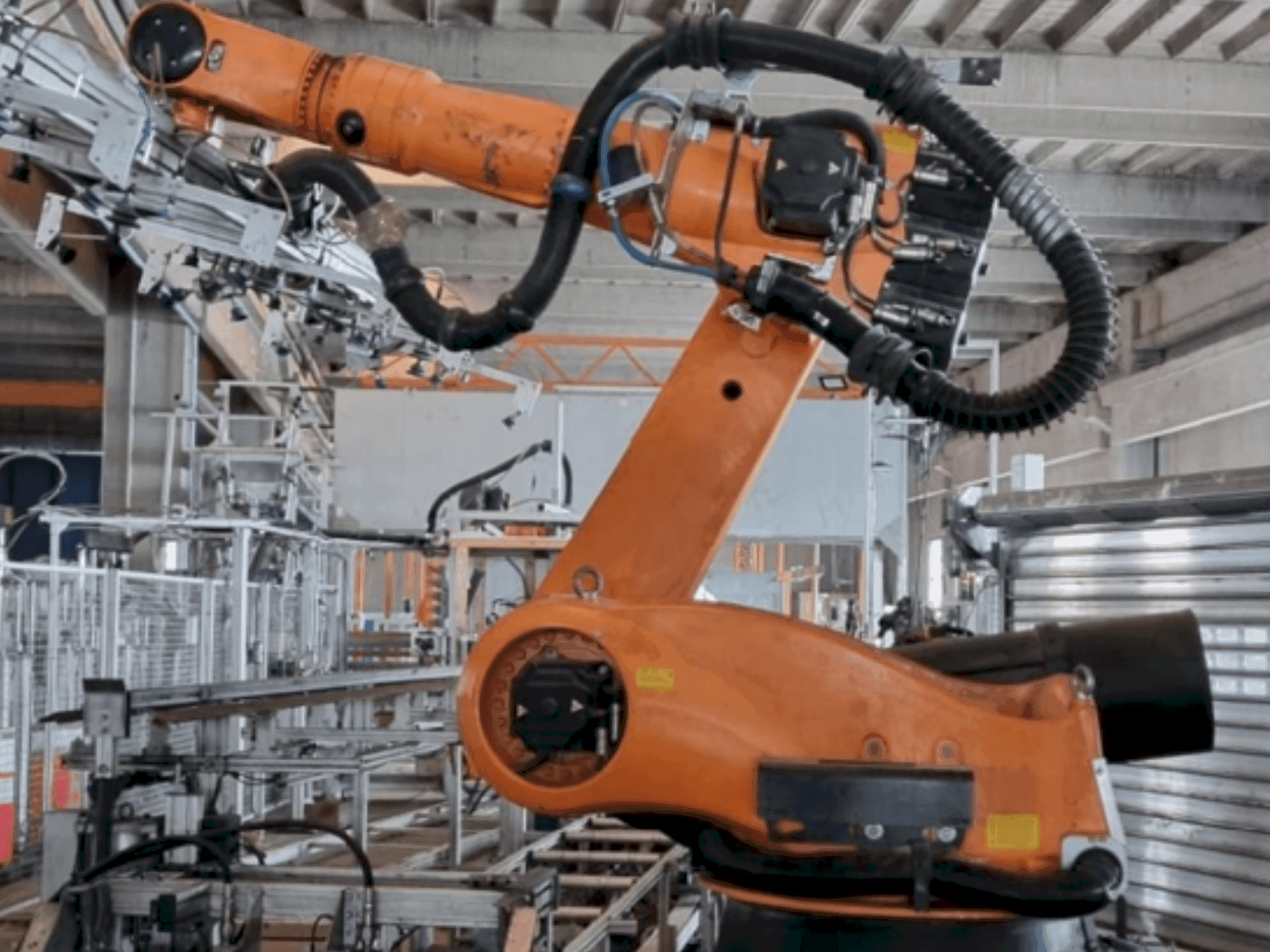 Vista Frontal da KUKA KR 210 L150-2 máquina