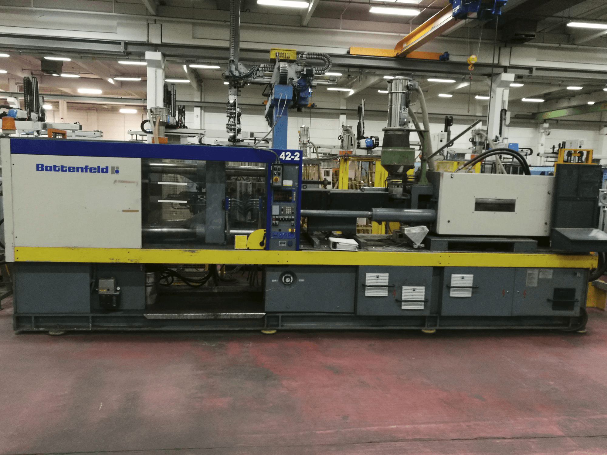 Vista Frontal da Battenfeld BKT 2500/1400 máquina