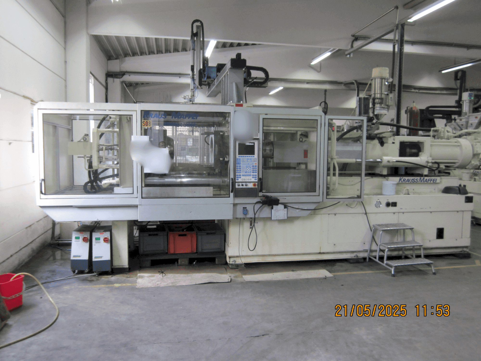 Vista Frontal da Krauss Maffei 350-2700 C2 máquina