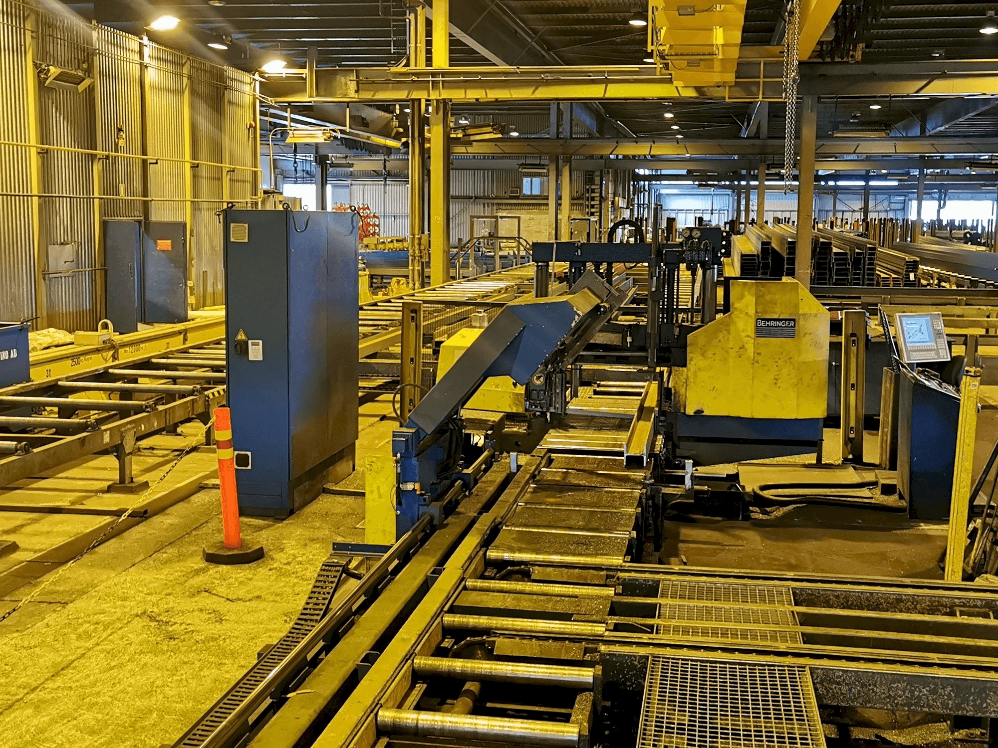 Vista Frontal da Behringer HBP 410/723GNC máquina