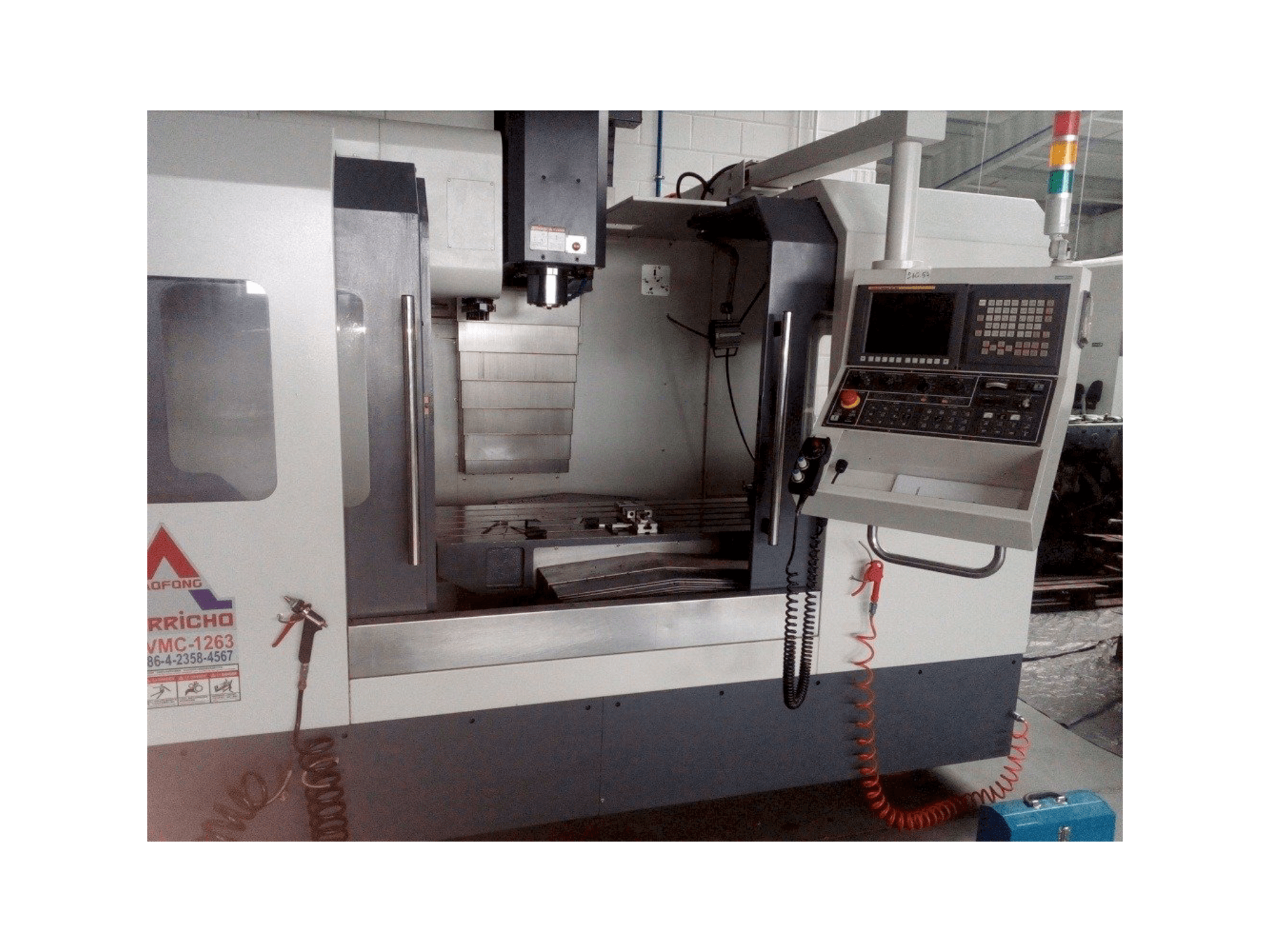 Vista Frontal da EVERRICHO ER-VMC-1263A máquina