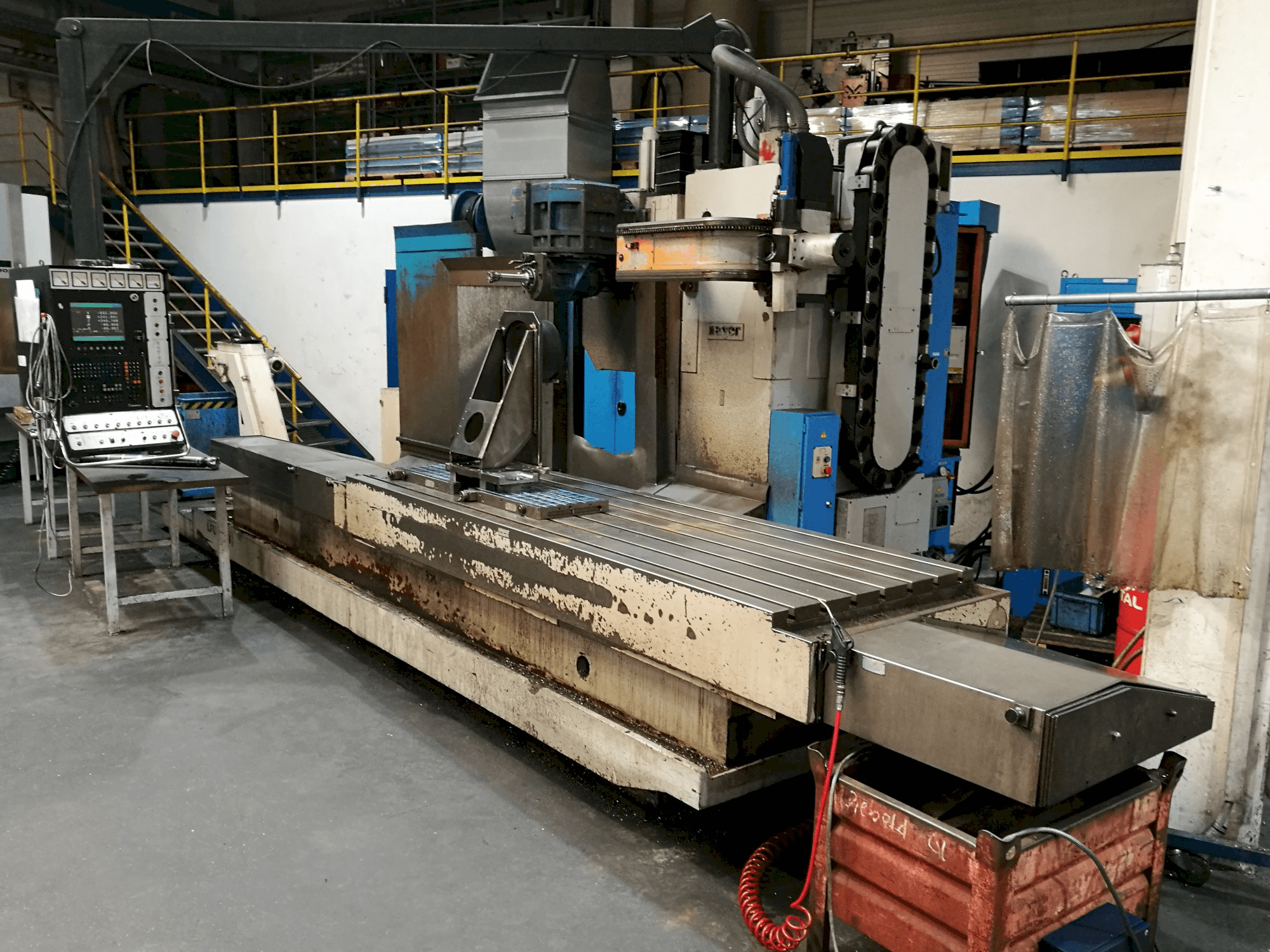 Vista Direita da Zayer LFU 3000 máquina