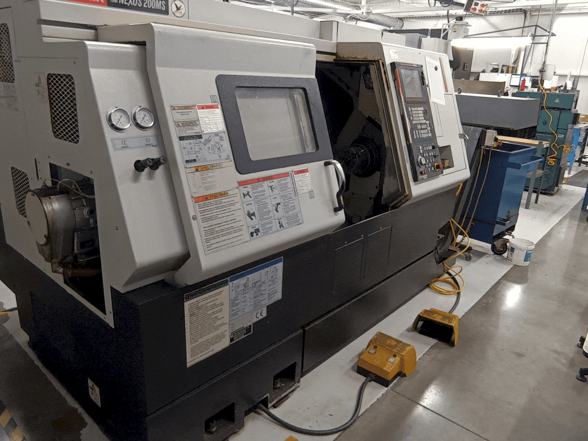 Vista Frontal da Mazak Quick Turn NEXUS 200MS máquina