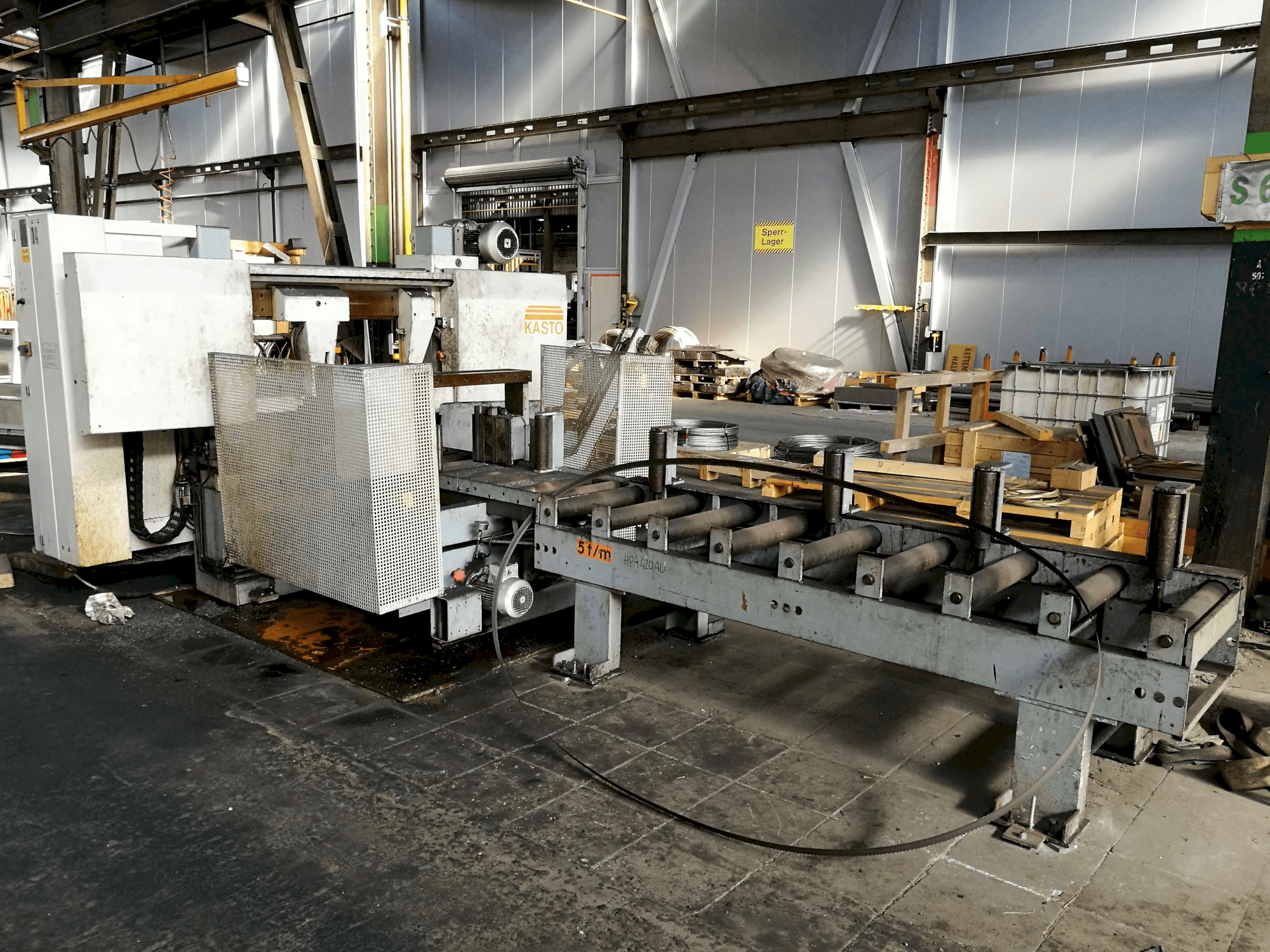 Vista Direita da KASTO HBA 420 AU máquina