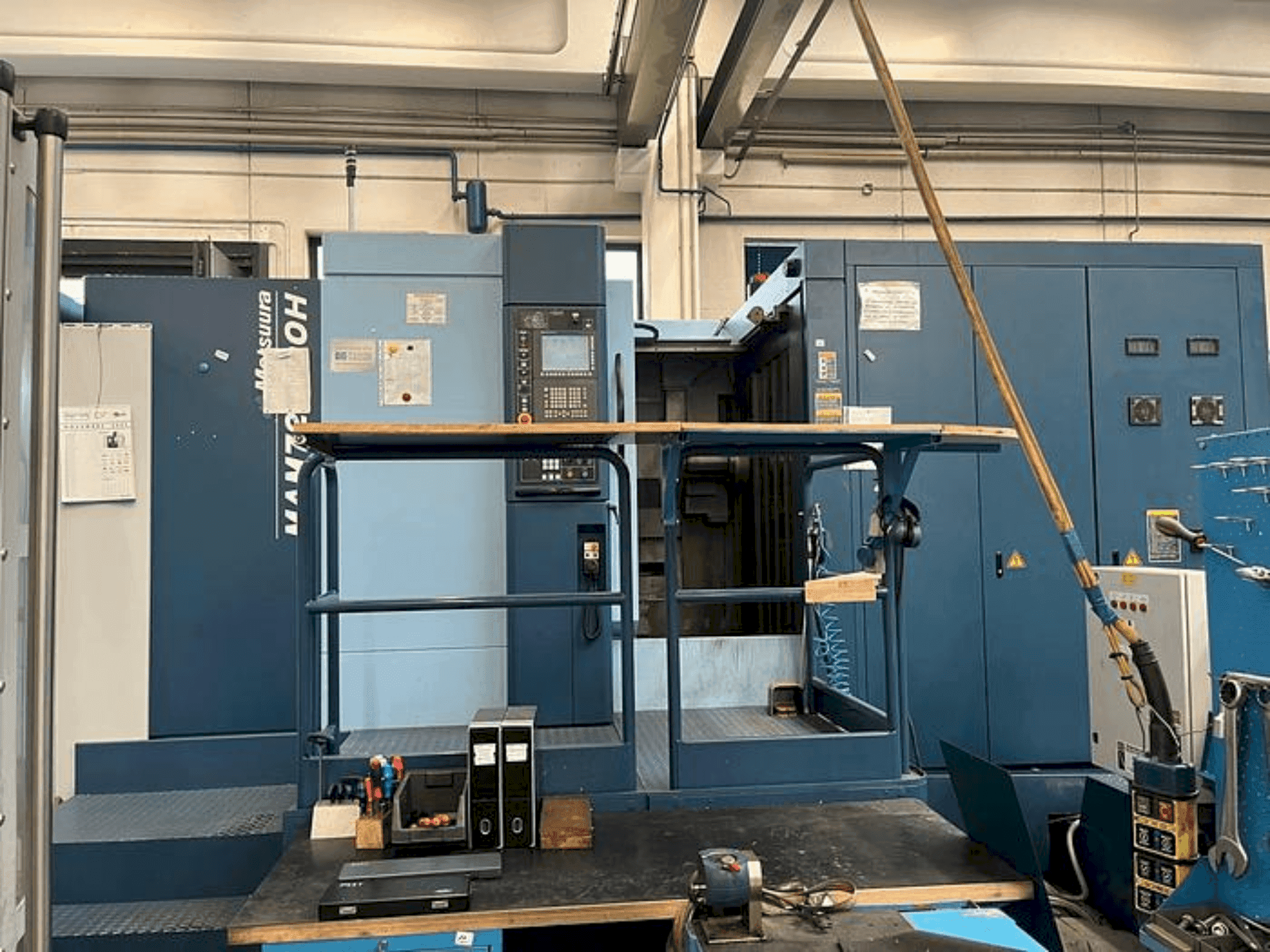 Vista Frontal da Matsuura MAM 72-100H máquina